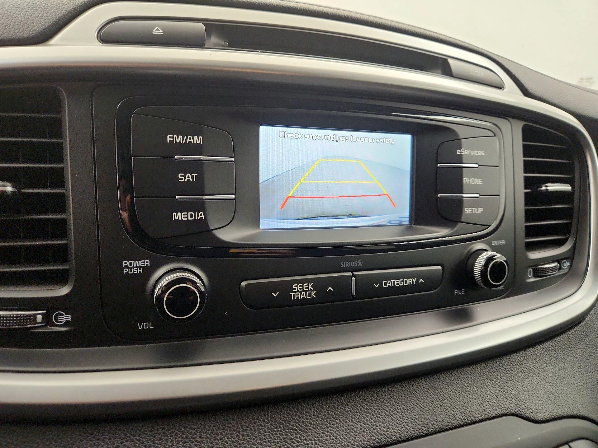 Thumbnail: 2016 Kia Sorento - 14
