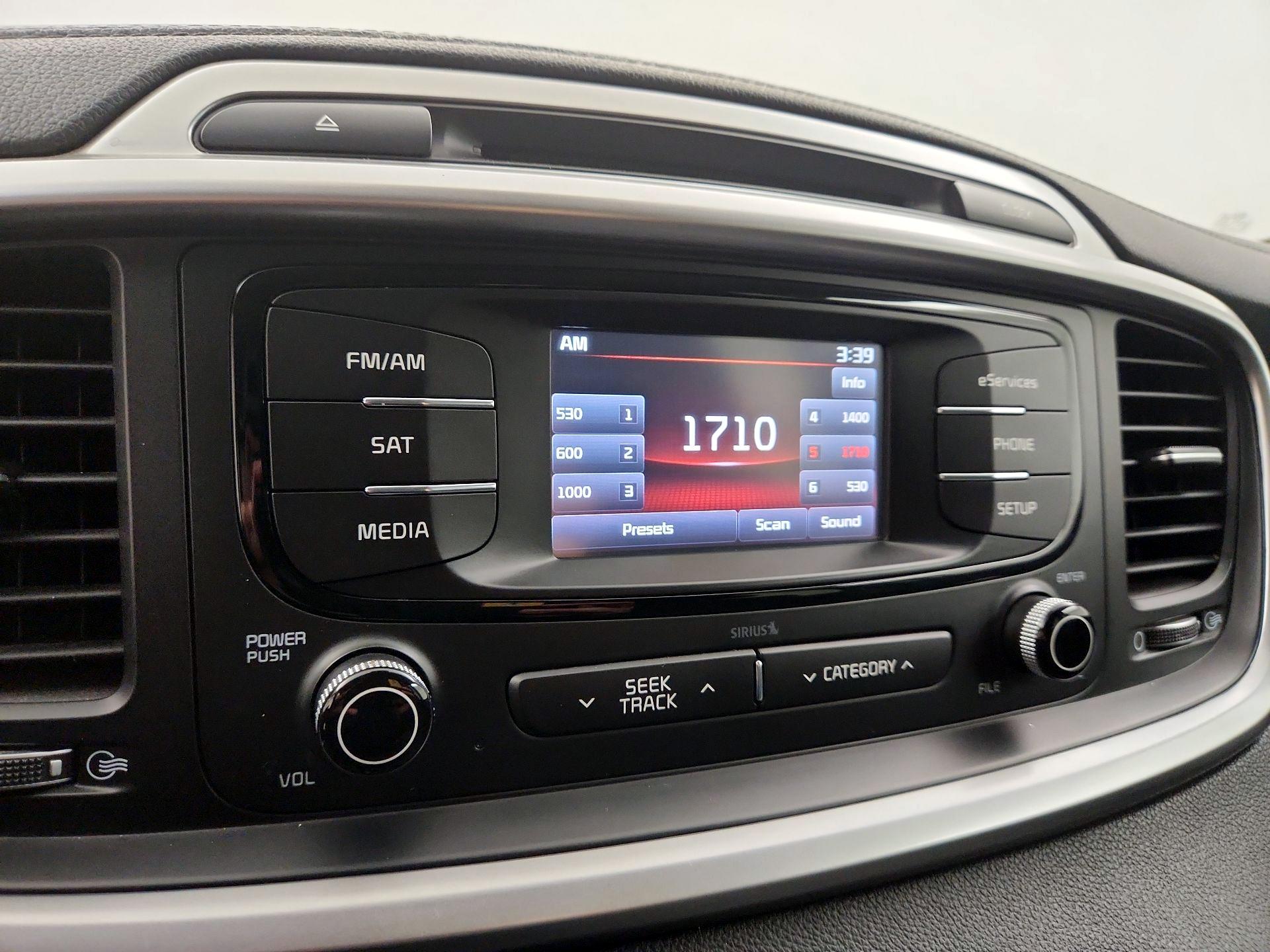Thumbnail: 2016 Kia Sorento - 15