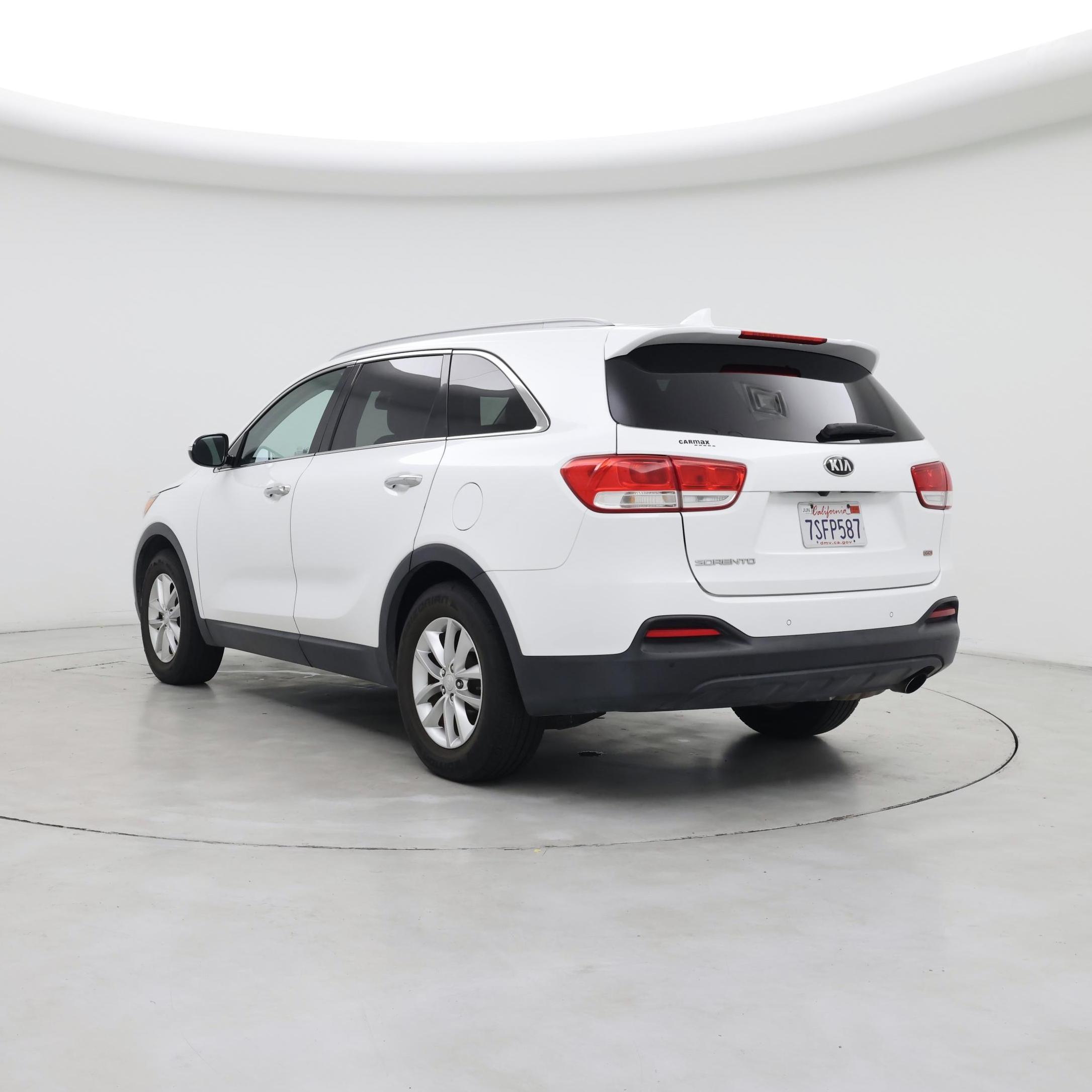 Thumbnail: 2016 Kia Sorento - 2
