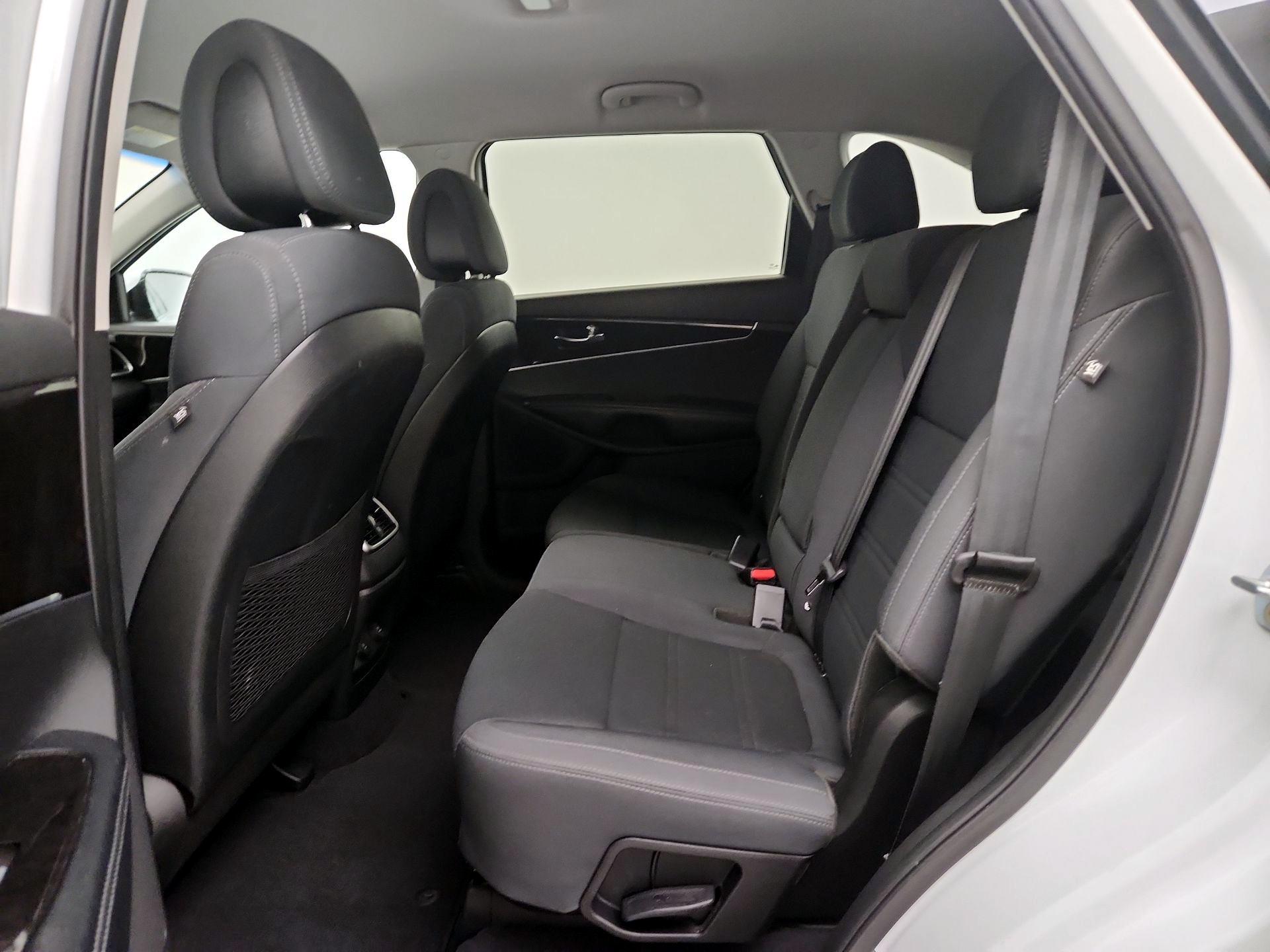 Thumbnail: 2016 Kia Sorento - 19