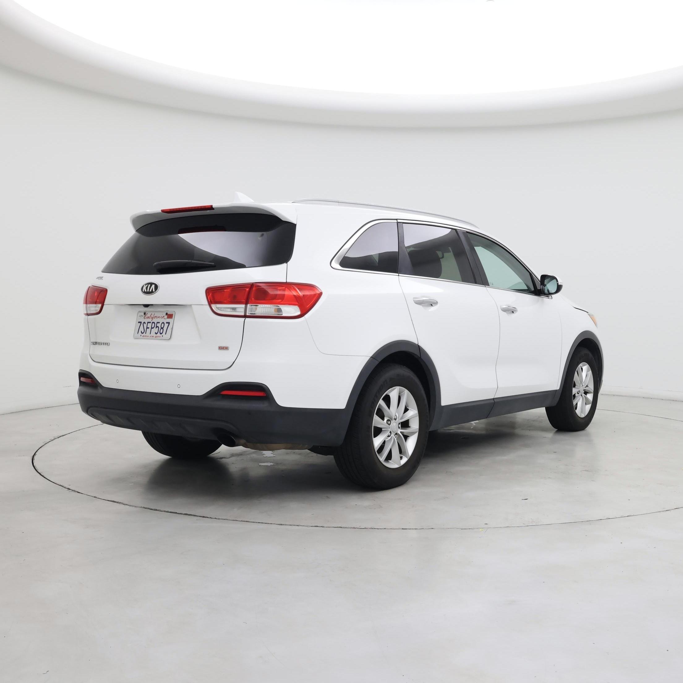 Thumbnail: 2016 Kia Sorento - 8