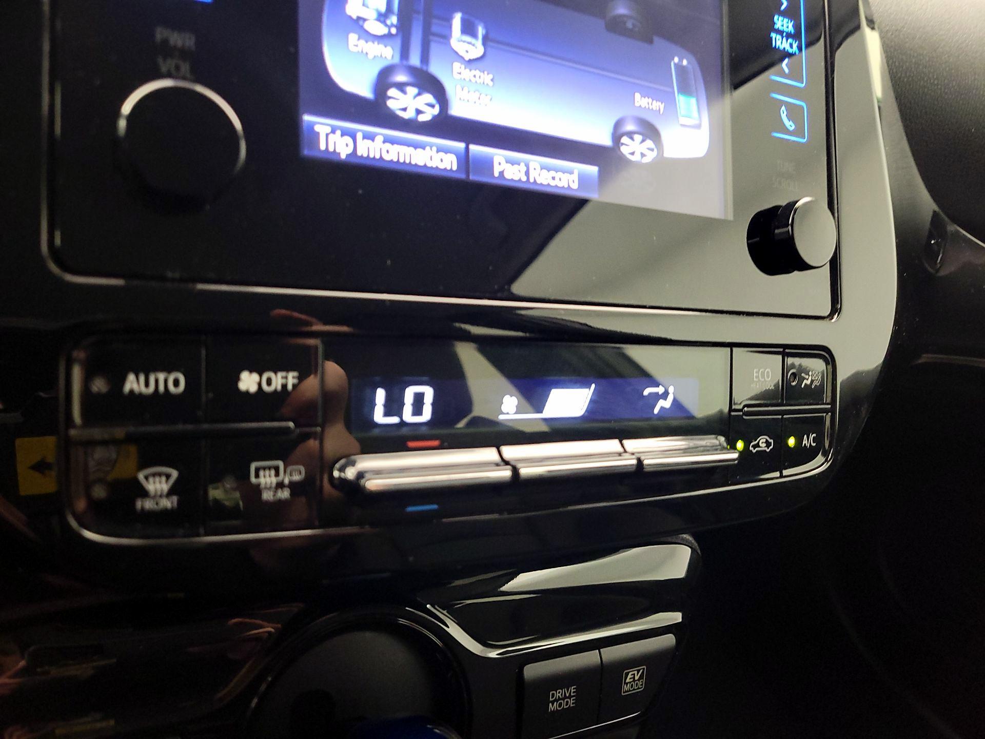 Thumbnail: 2019 Toyota Prius - 16