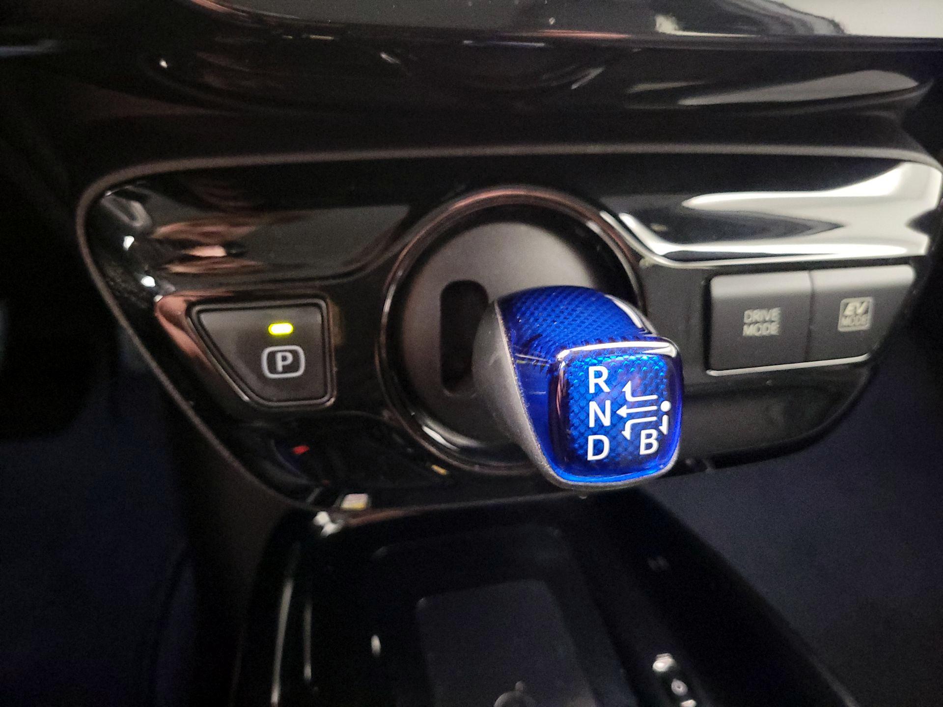 Thumbnail: 2019 Toyota Prius - 17