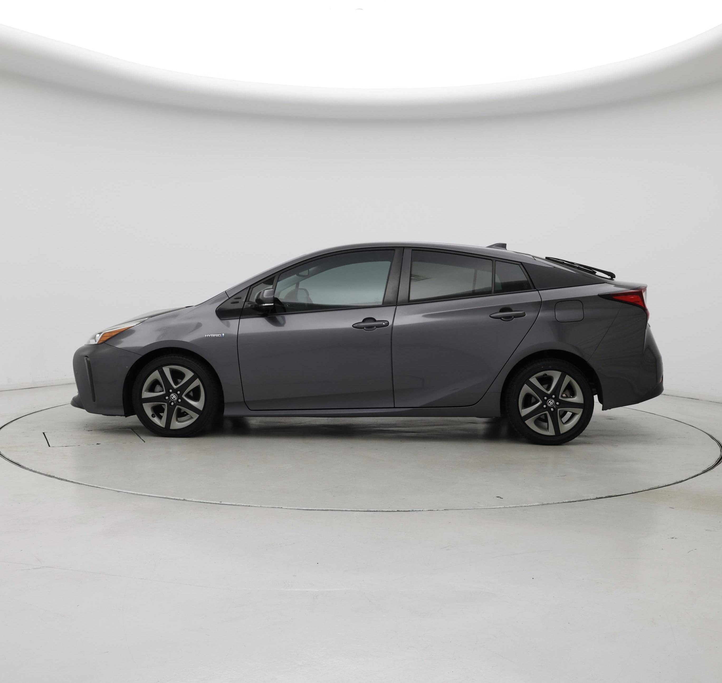 Thumbnail: 2019 Toyota Prius - 3