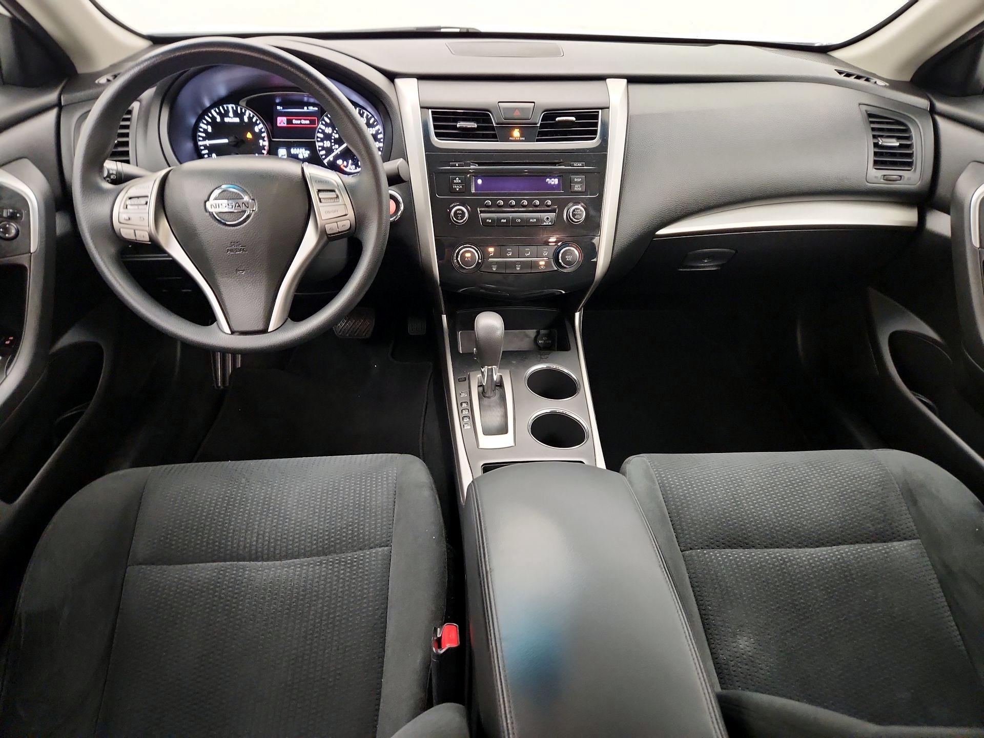 Thumbnail: 2015 Nissan Altima - 9