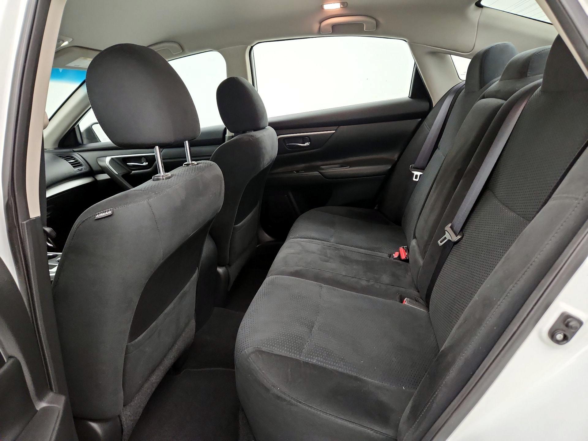 Thumbnail: 2015 Nissan Altima - 17