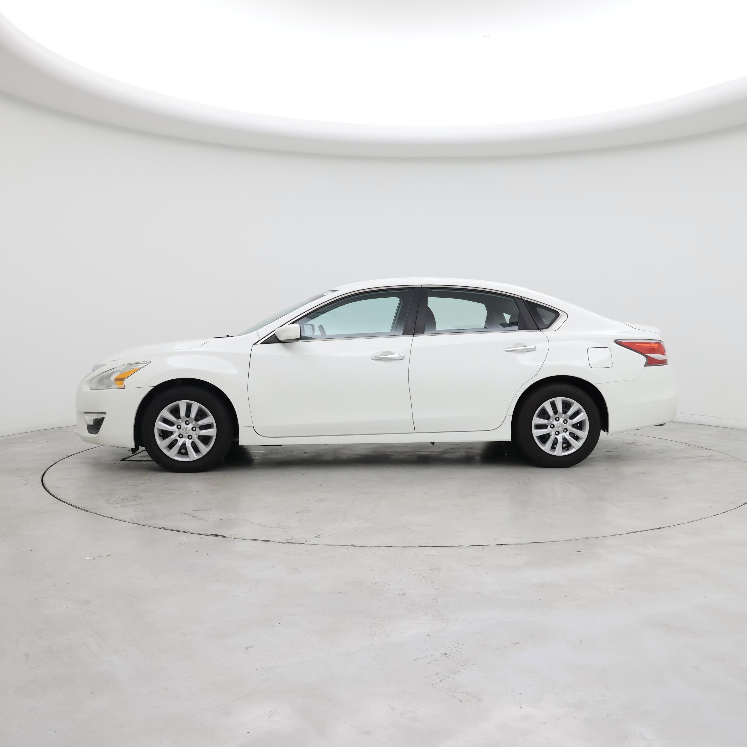 Thumbnail: 2015 Nissan Altima - 3