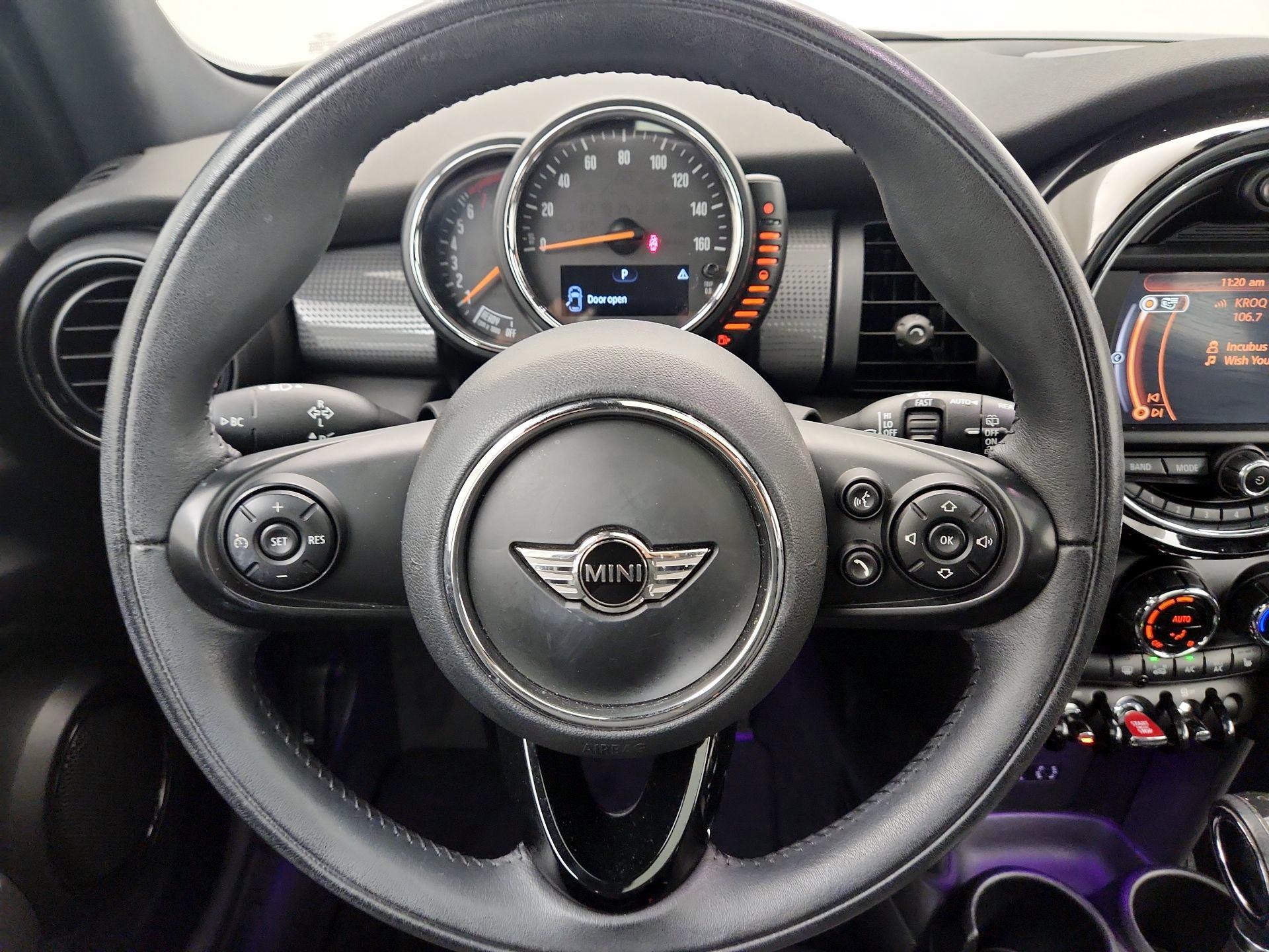 Thumbnail: 2015 MINI Cooper Hardtop - 10