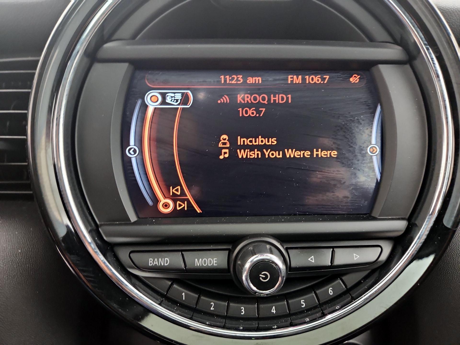 Thumbnail: 2015 MINI Cooper Hardtop - 14