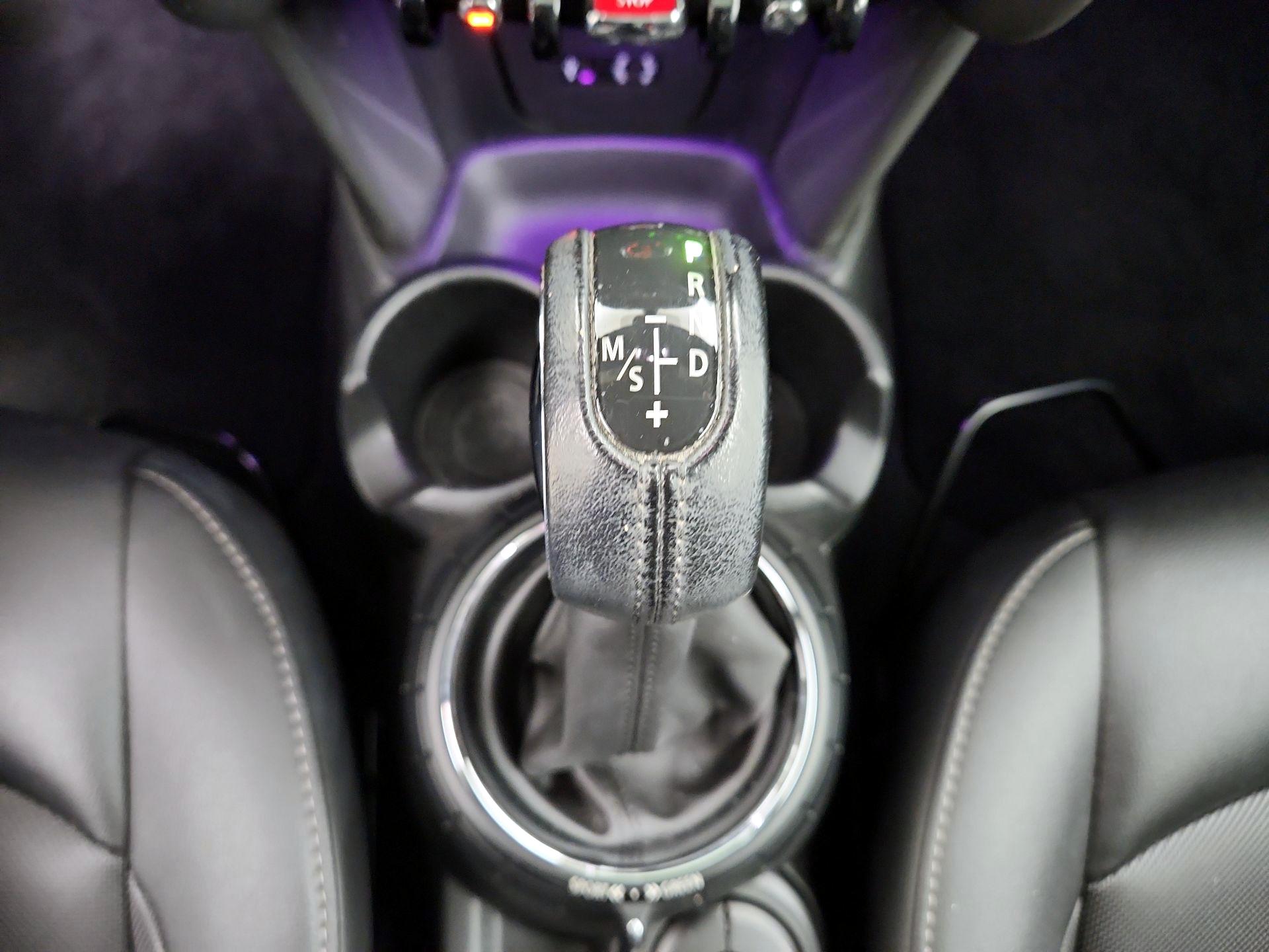 Thumbnail: 2015 MINI Cooper Hardtop - 16
