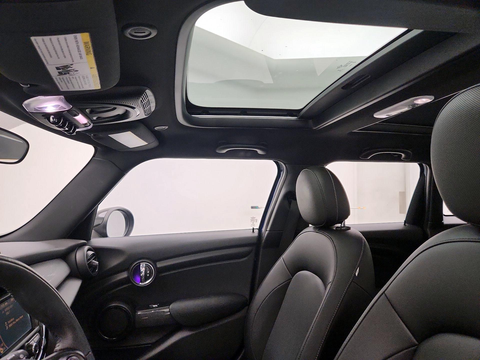 Thumbnail: 2015 MINI Cooper Hardtop - 18