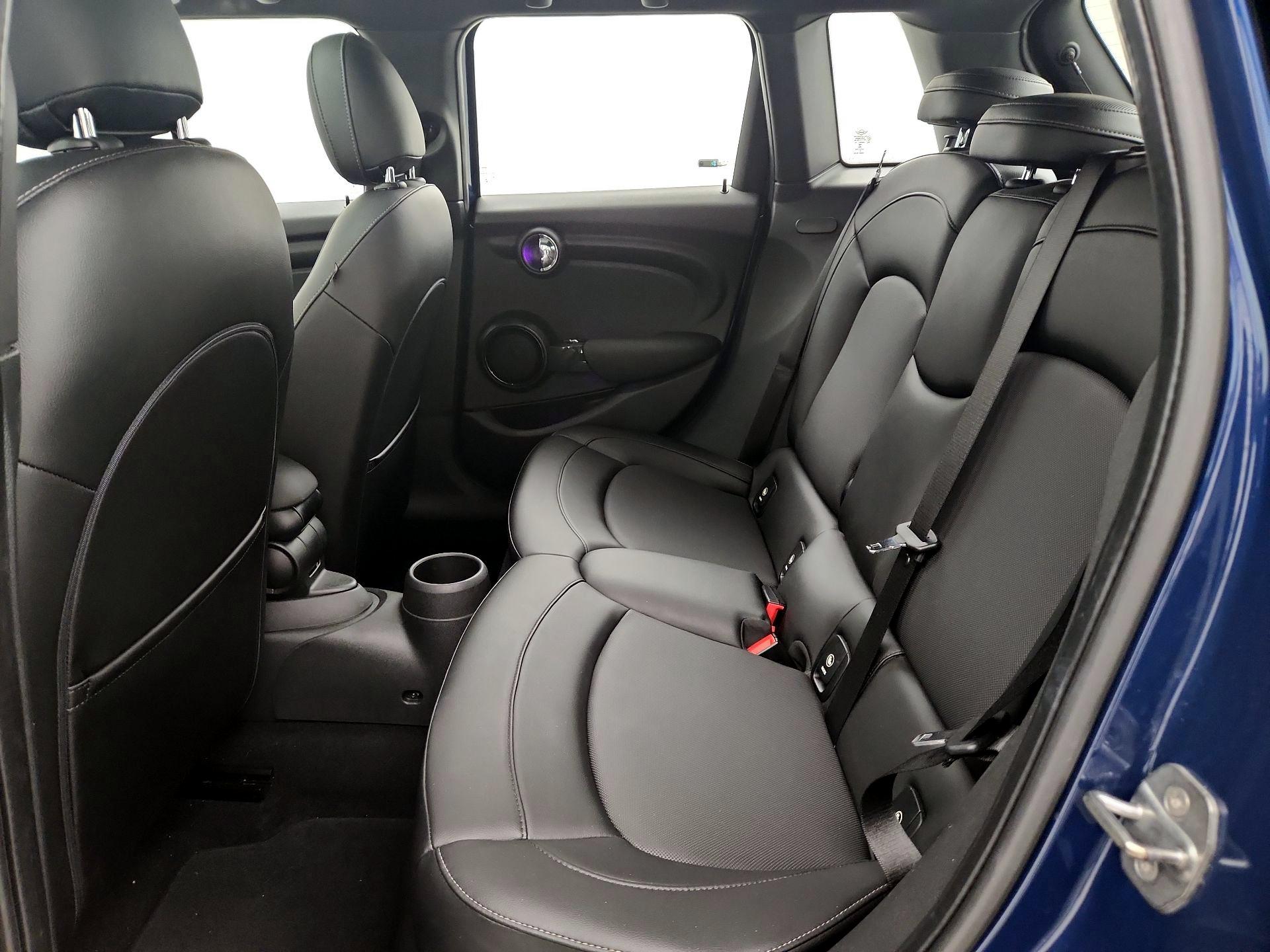 Thumbnail: 2015 MINI Cooper Hardtop - 19