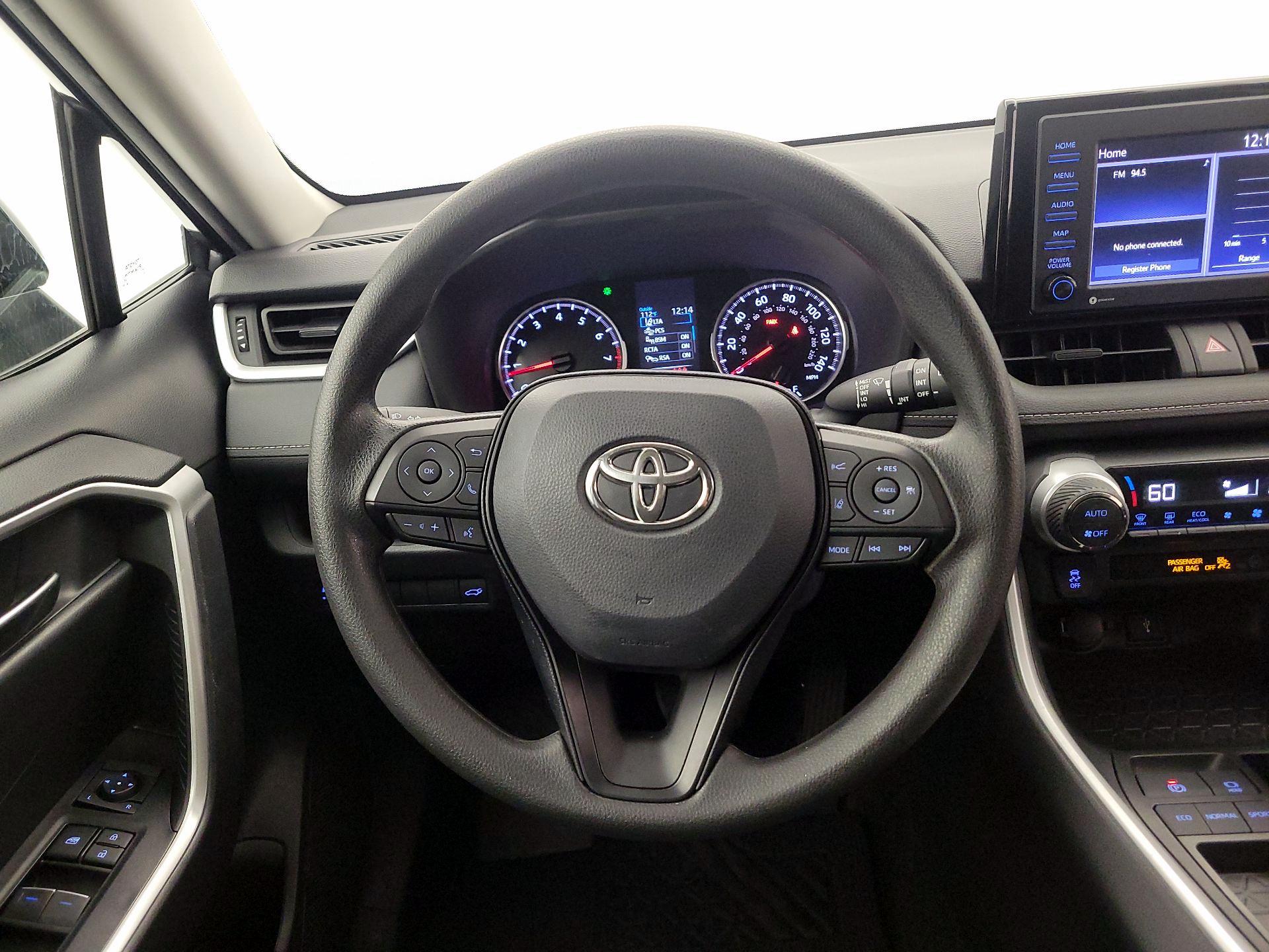 Thumbnail: 2022 Toyota RAV4 - 10