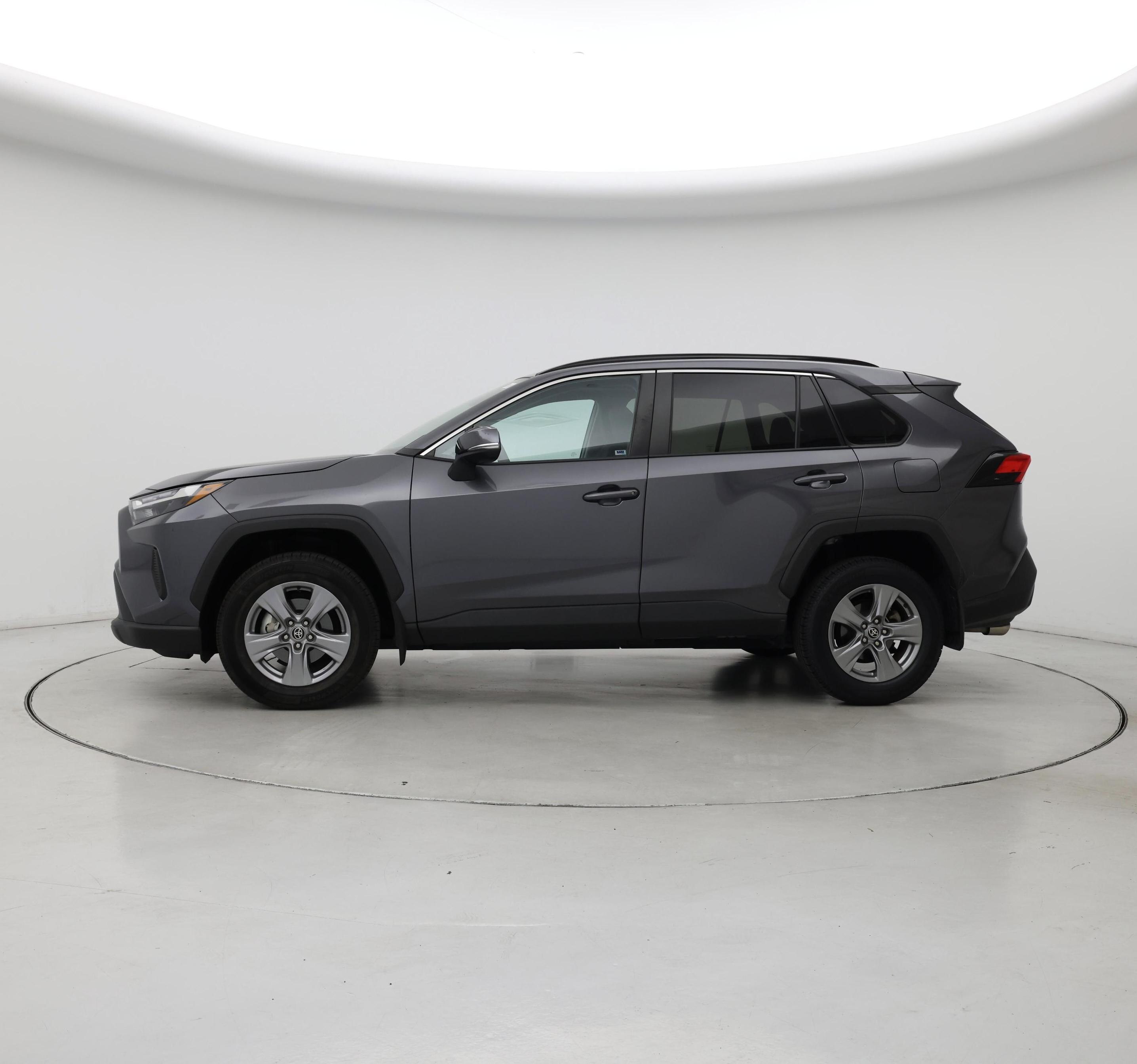 Thumbnail: 2022 Toyota RAV4 - 3