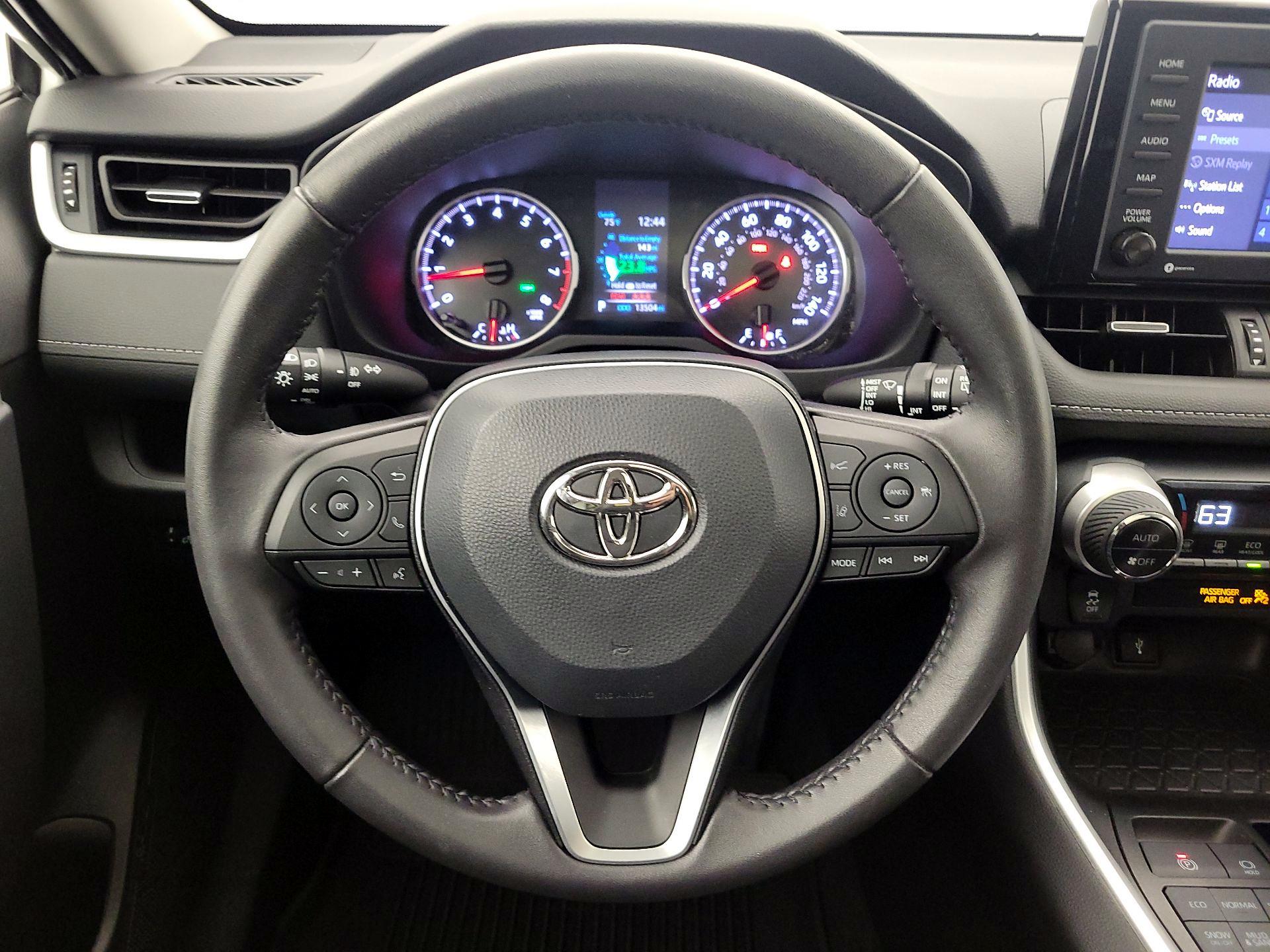 Thumbnail: 2022 Toyota RAV4 - 10