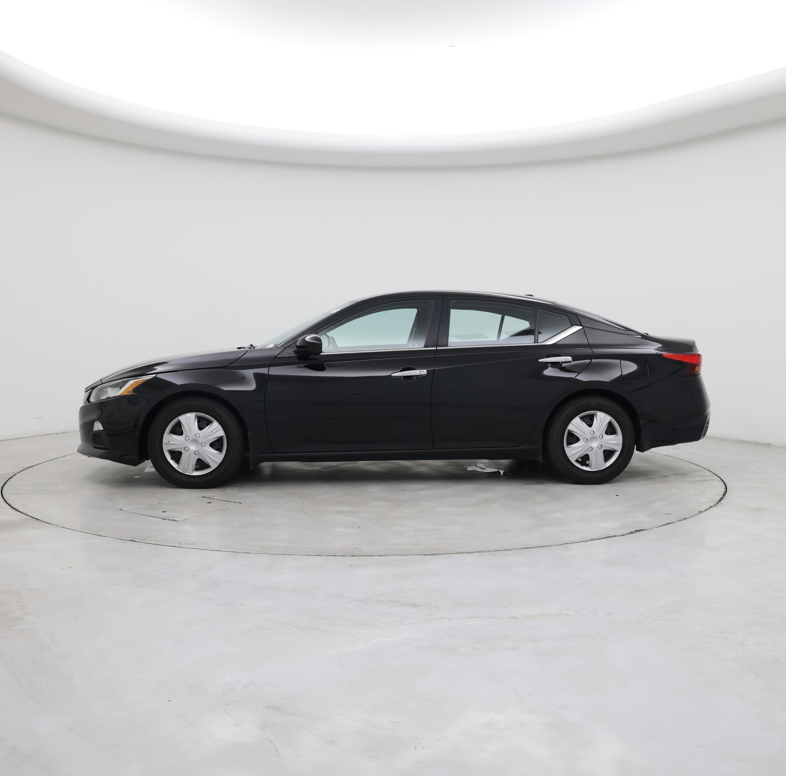 Thumbnail: 2019 Nissan Altima - 3