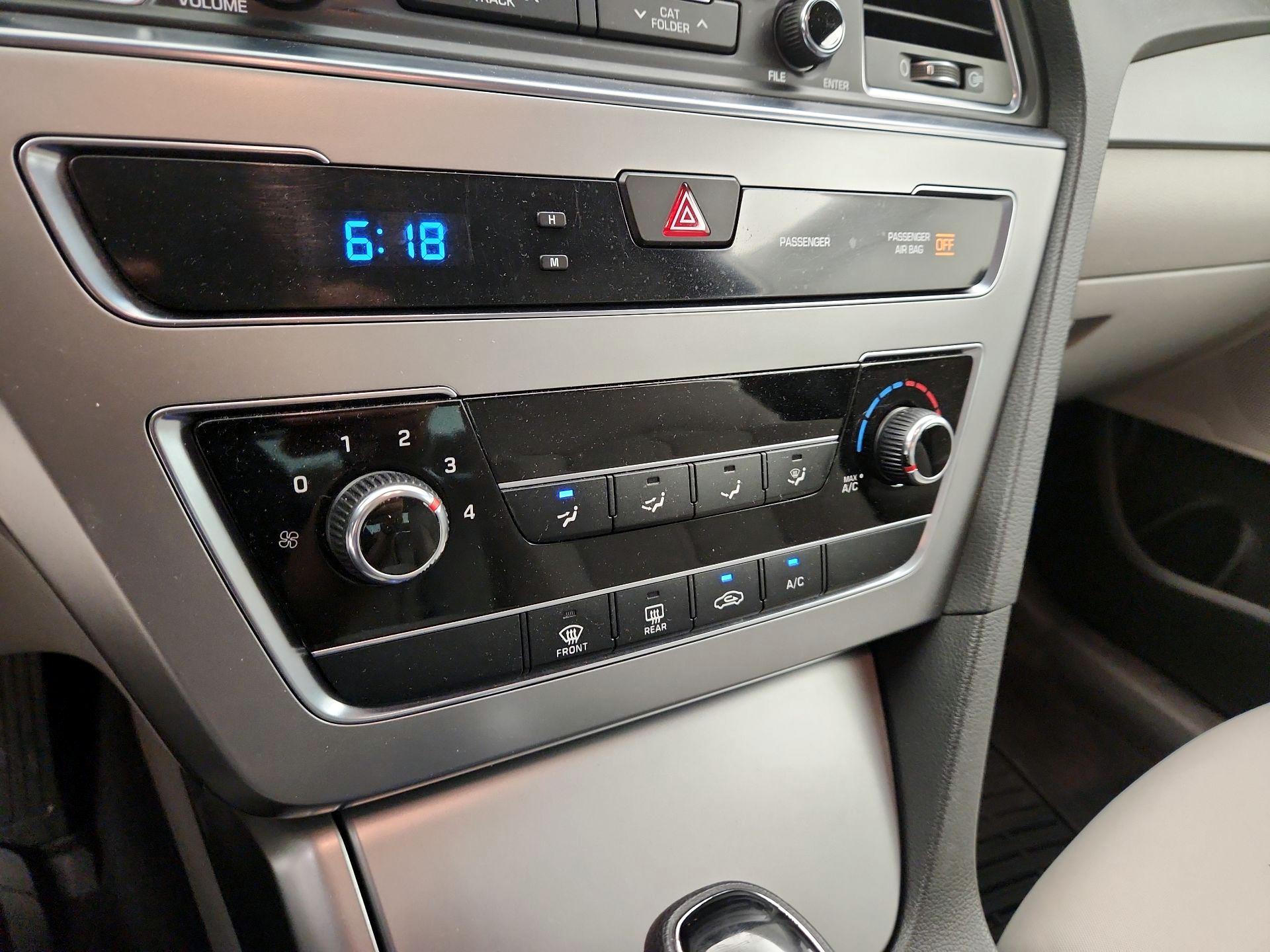 Thumbnail: 2015 Hyundai Sonata - 16