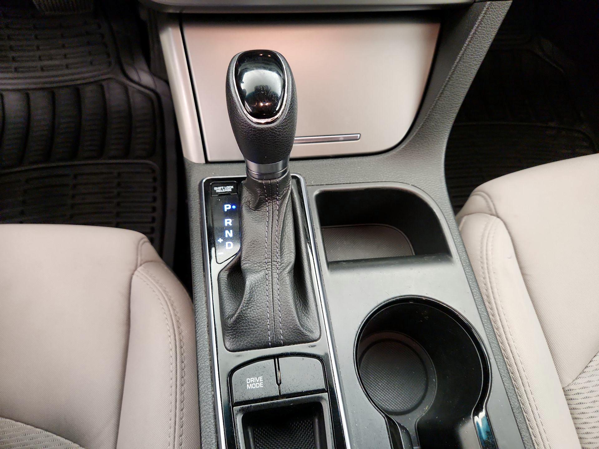 Thumbnail: 2015 Hyundai Sonata - 17