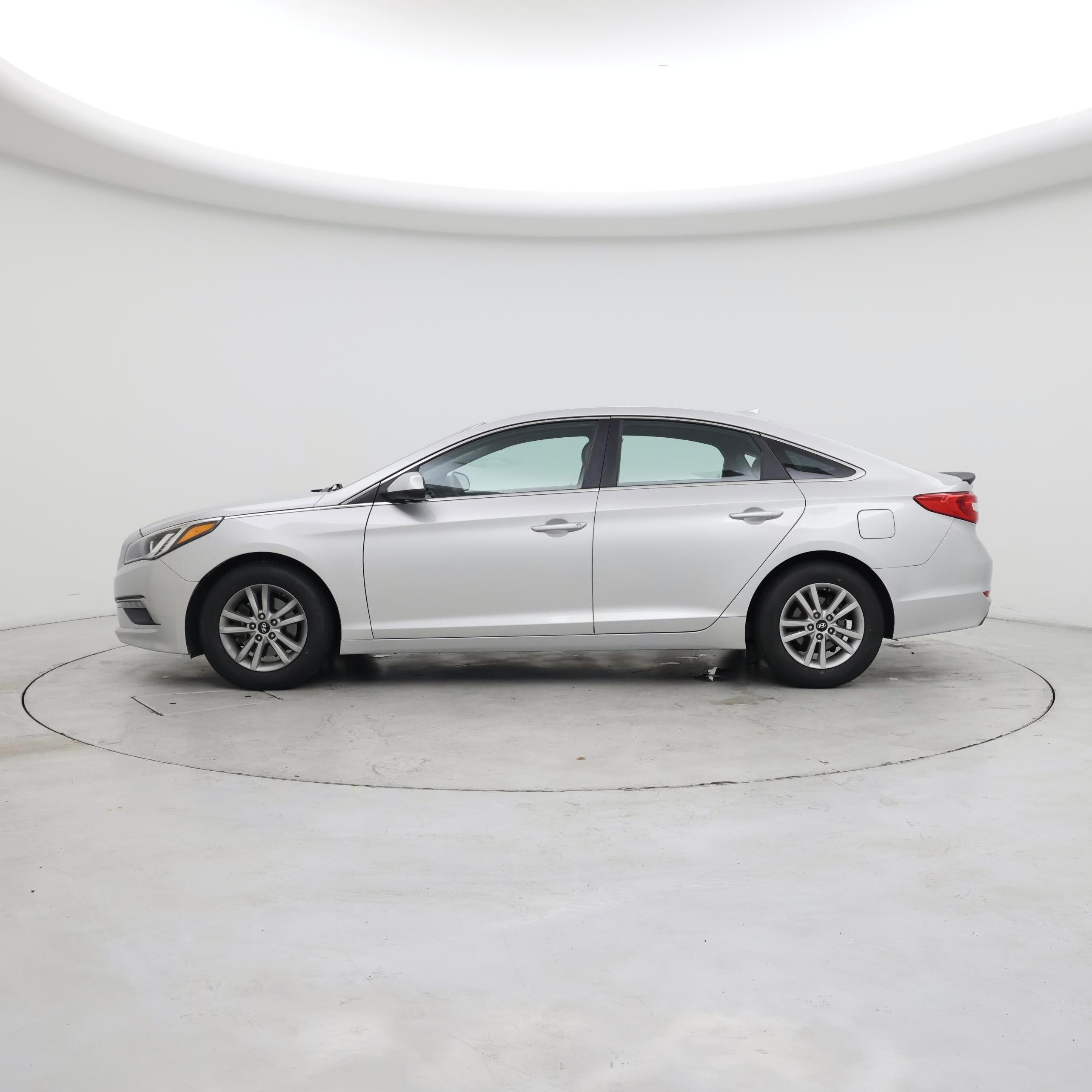Thumbnail: 2015 Hyundai Sonata - 3