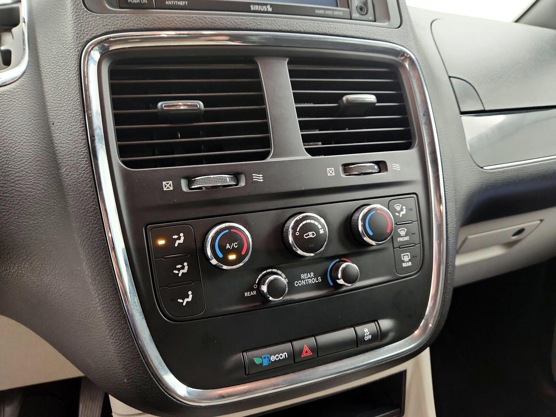 Thumbnail: 2018 Dodge Grand Caravan - 16