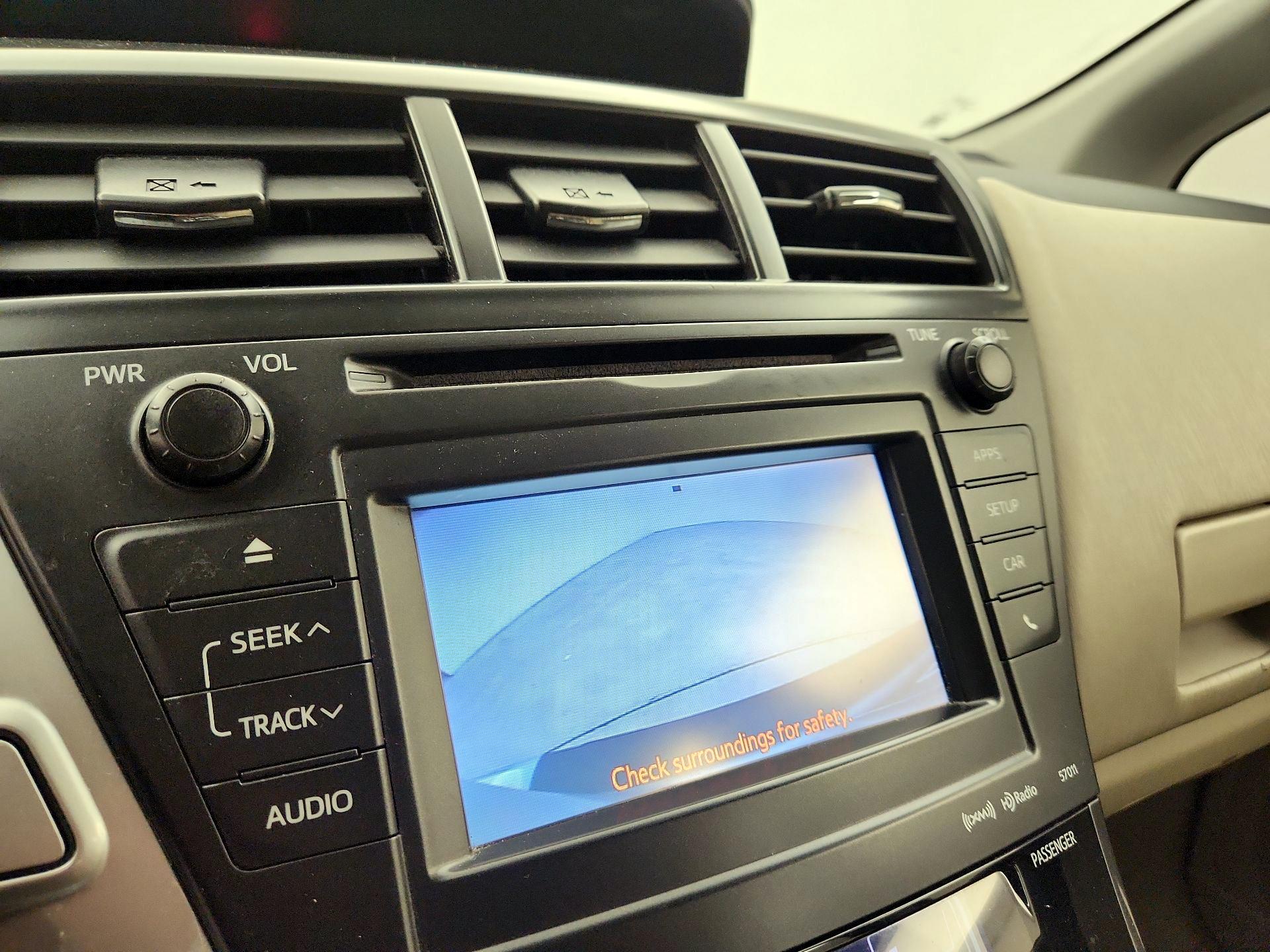 Thumbnail: 2014 Toyota Prius v - 14