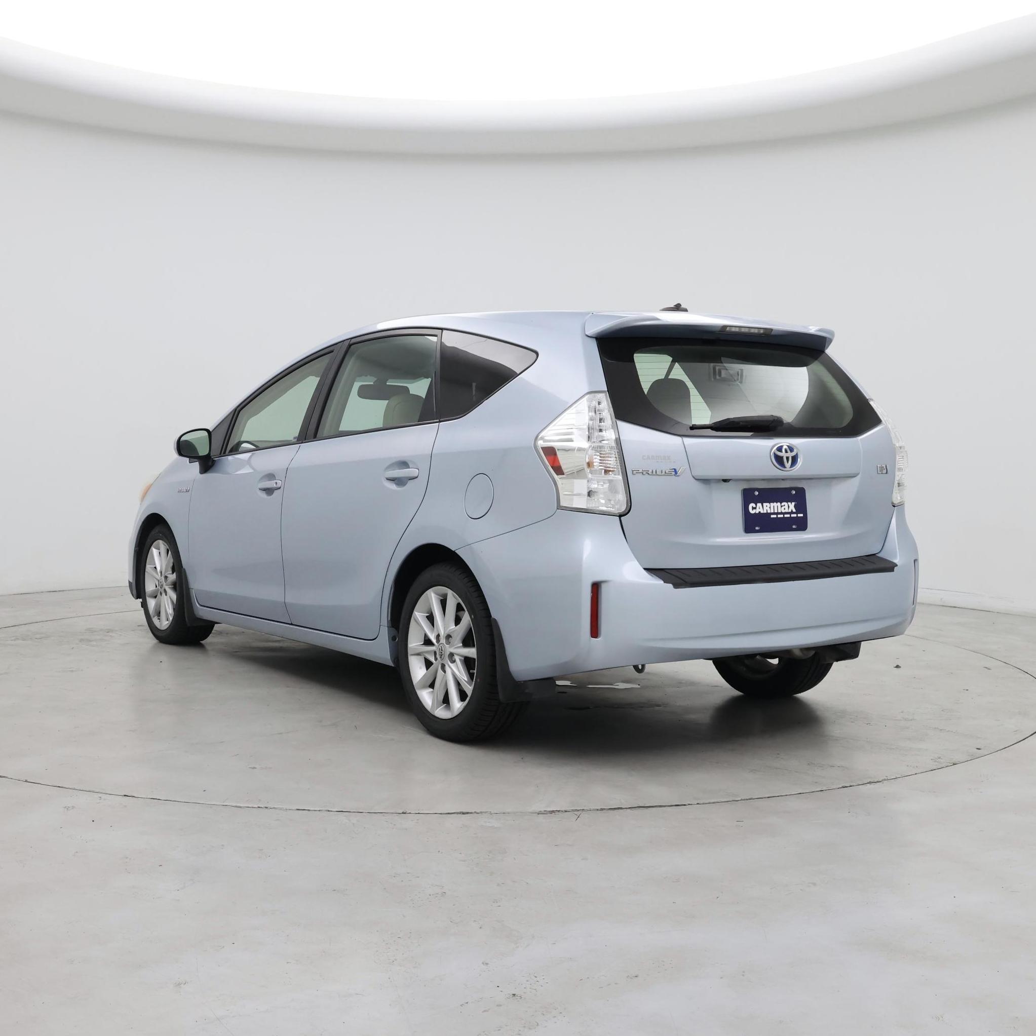 Thumbnail: 2014 Toyota Prius v - 2