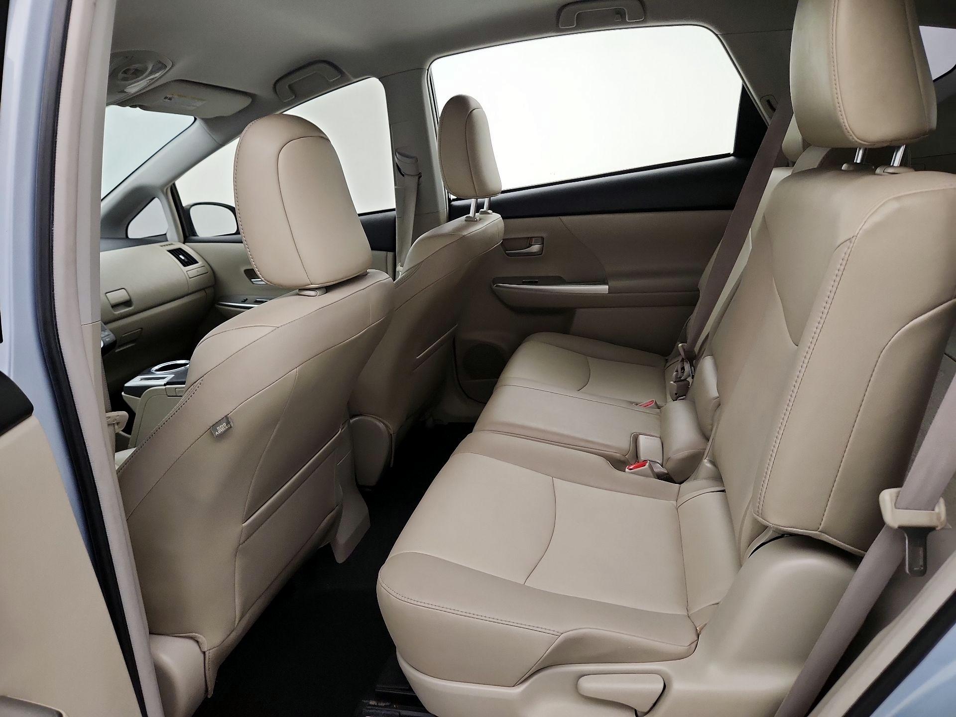 Thumbnail: 2014 Toyota Prius v - 19