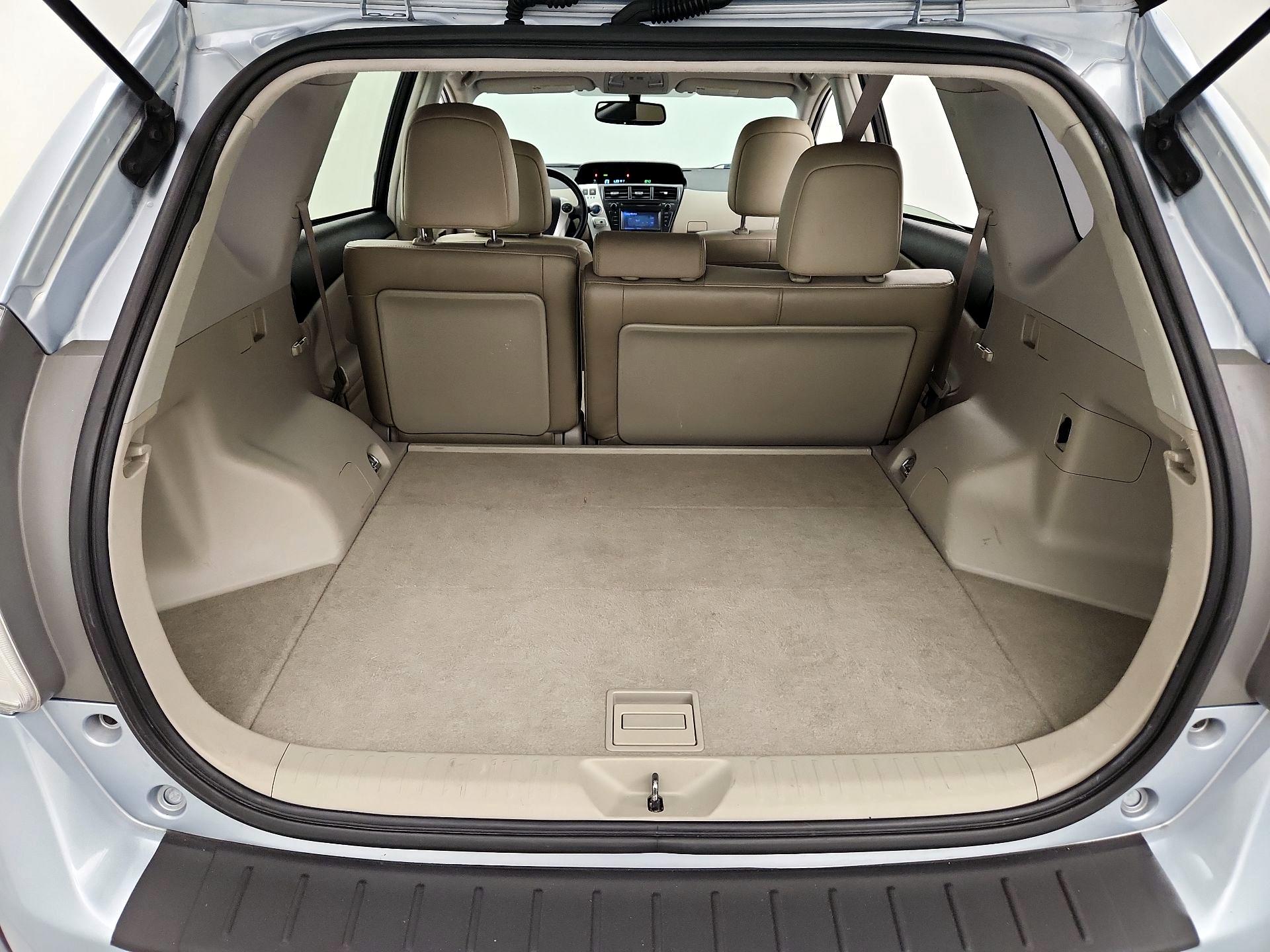 Thumbnail: 2014 Toyota Prius v - 20