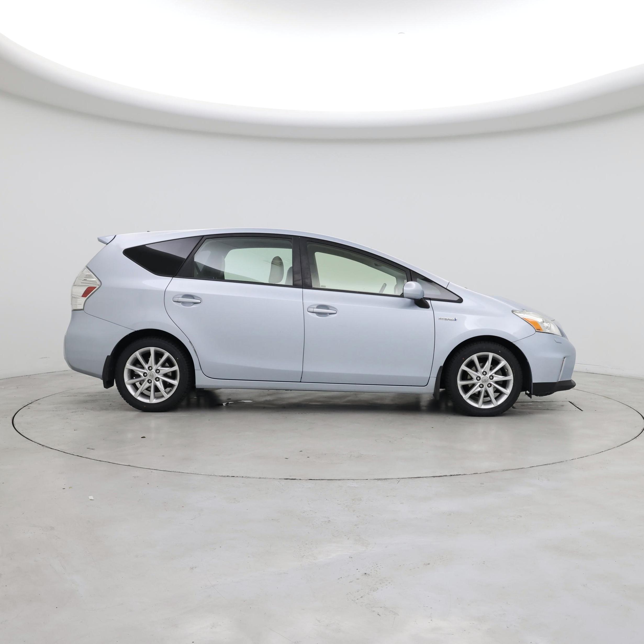 Thumbnail: 2014 Toyota Prius v - 7