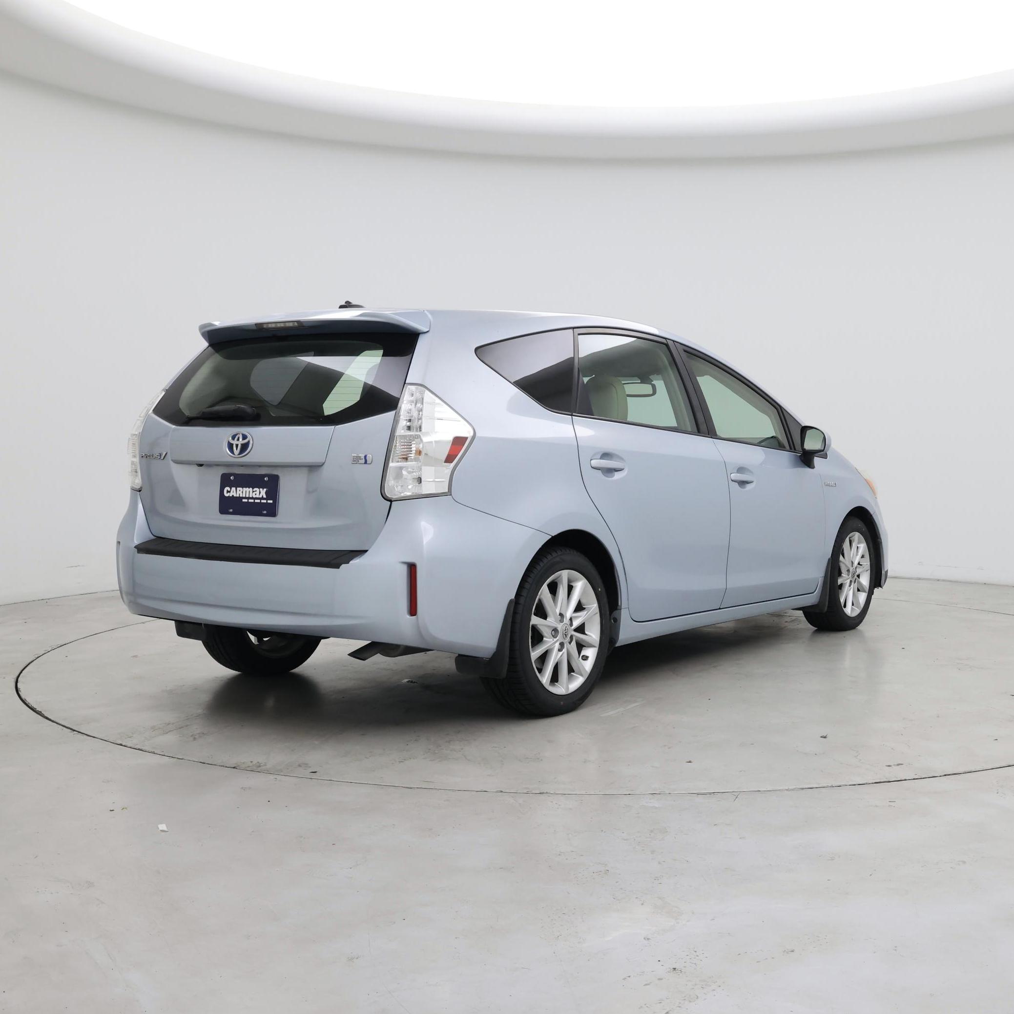 Thumbnail: 2014 Toyota Prius v - 8