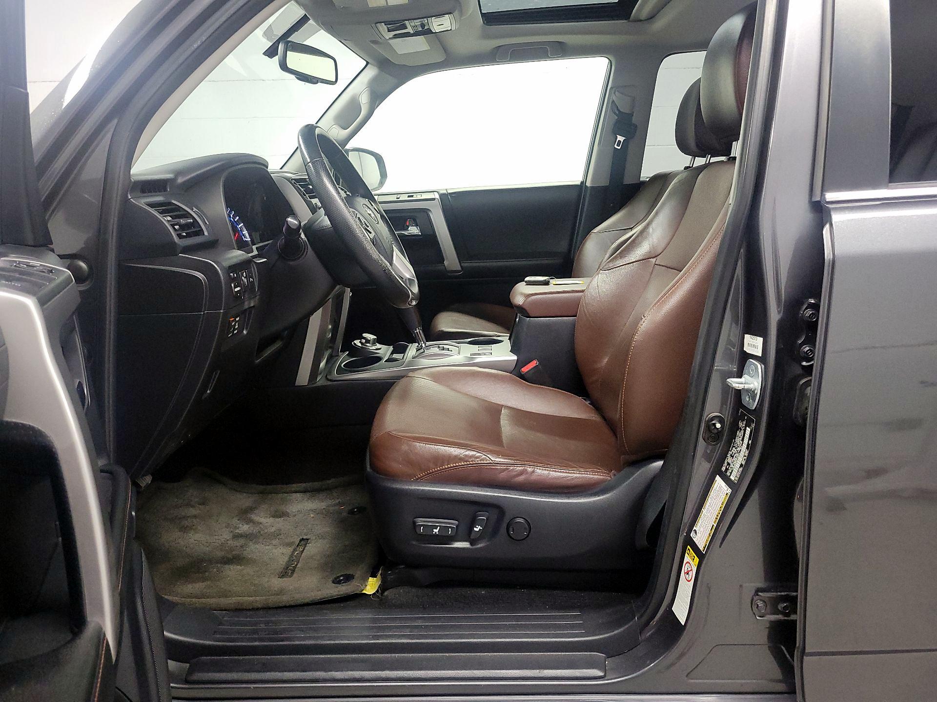 Thumbnail: 2014 Toyota 4Runner - 11