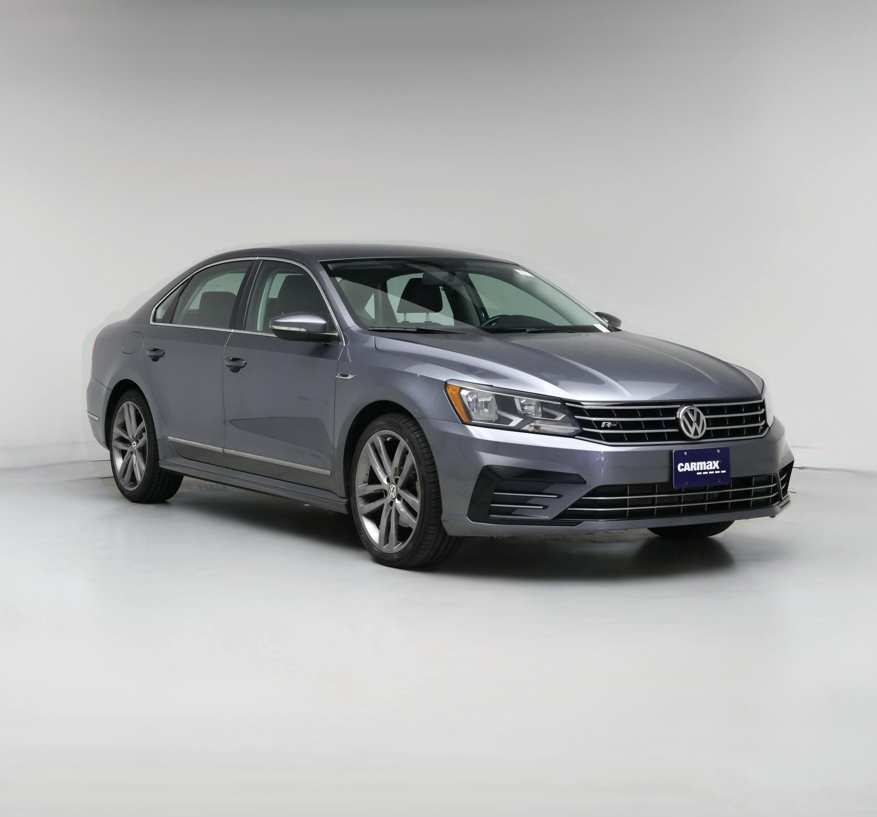 Thumbnail: 2017 Volkswagen Passat - 1