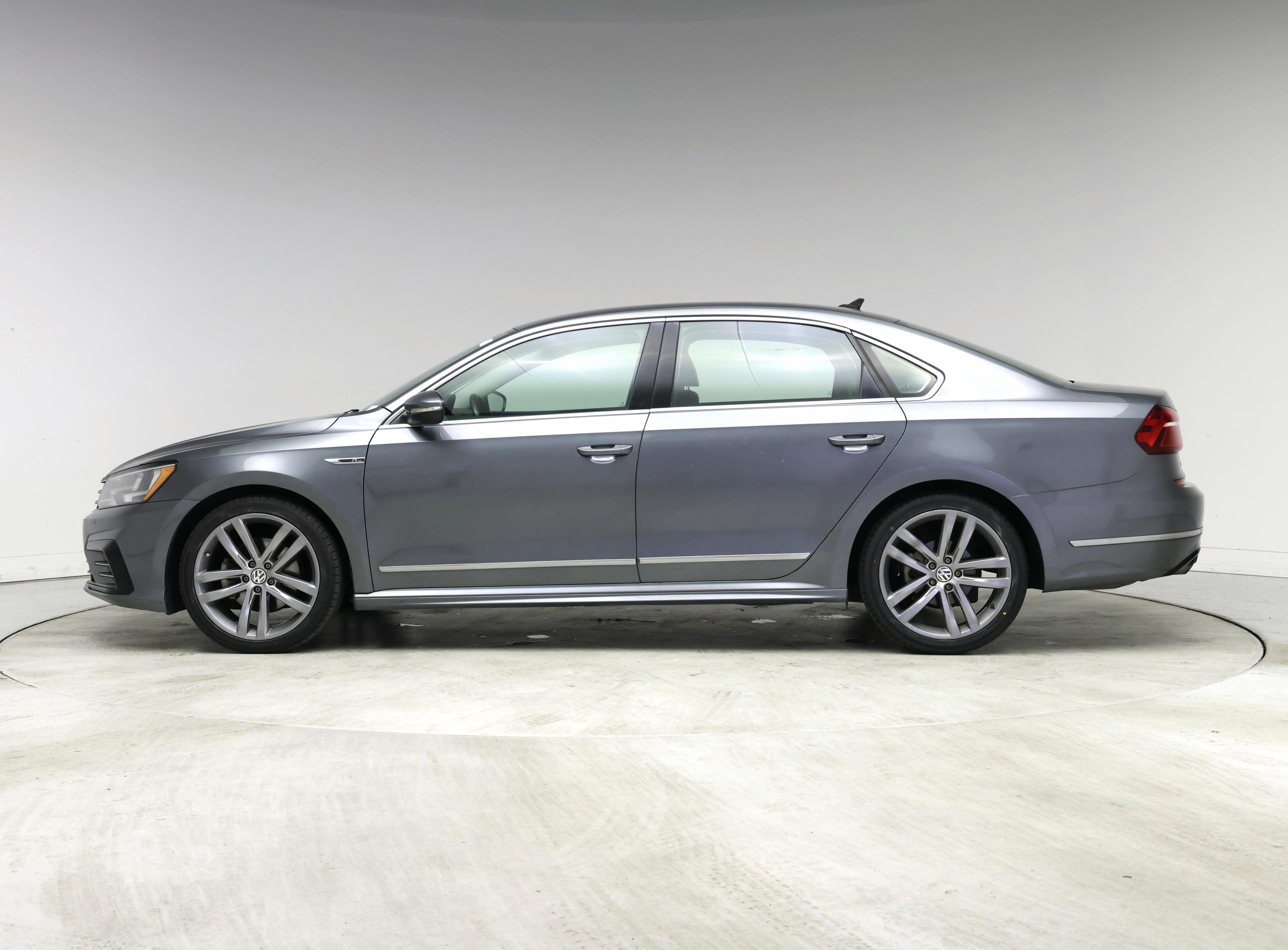 Thumbnail: 2017 Volkswagen Passat - 3