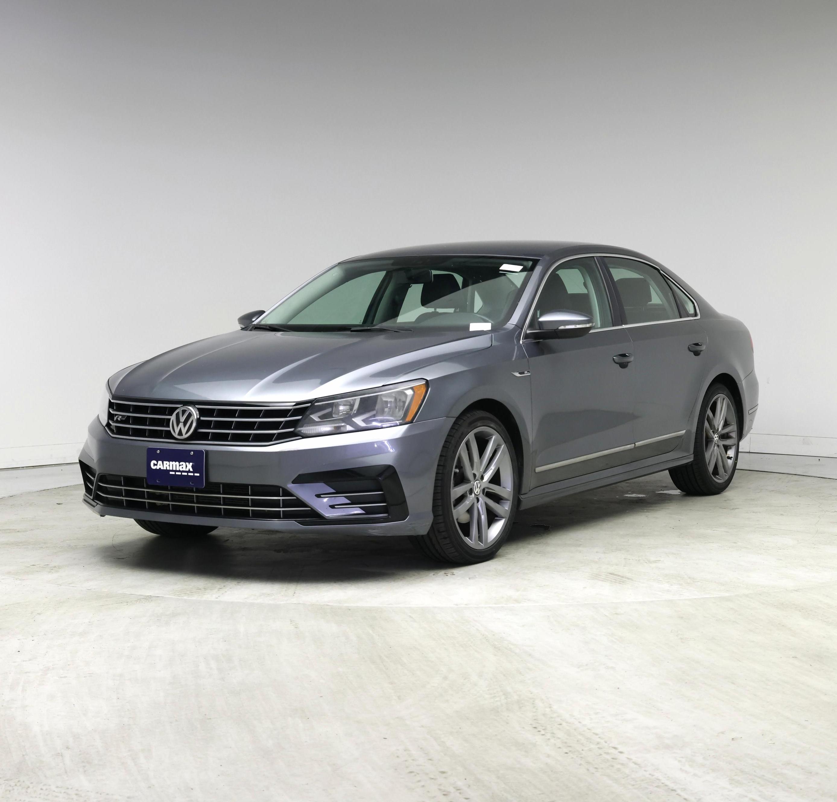 Thumbnail: 2017 Volkswagen Passat - 4
