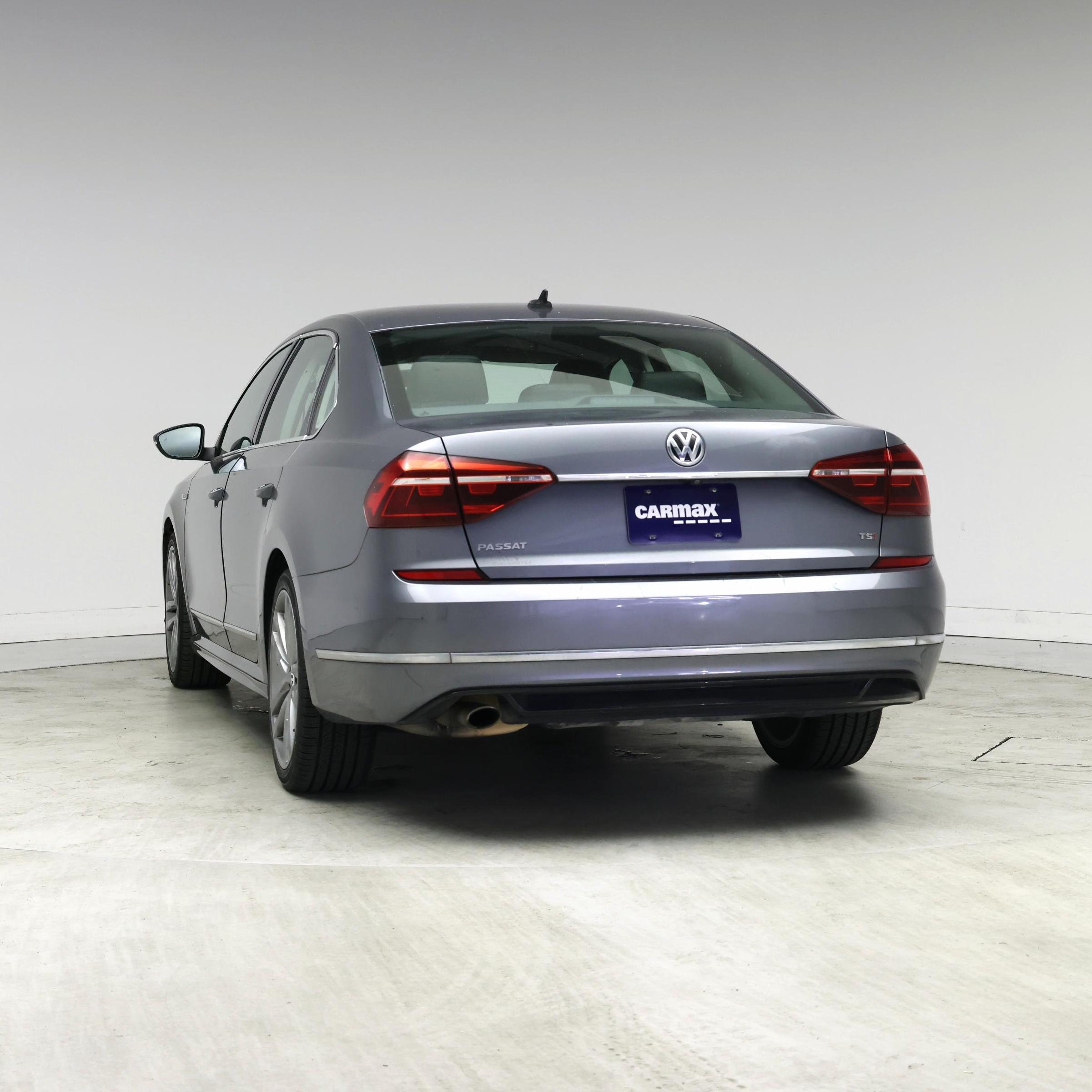 Thumbnail: 2017 Volkswagen Passat - 6