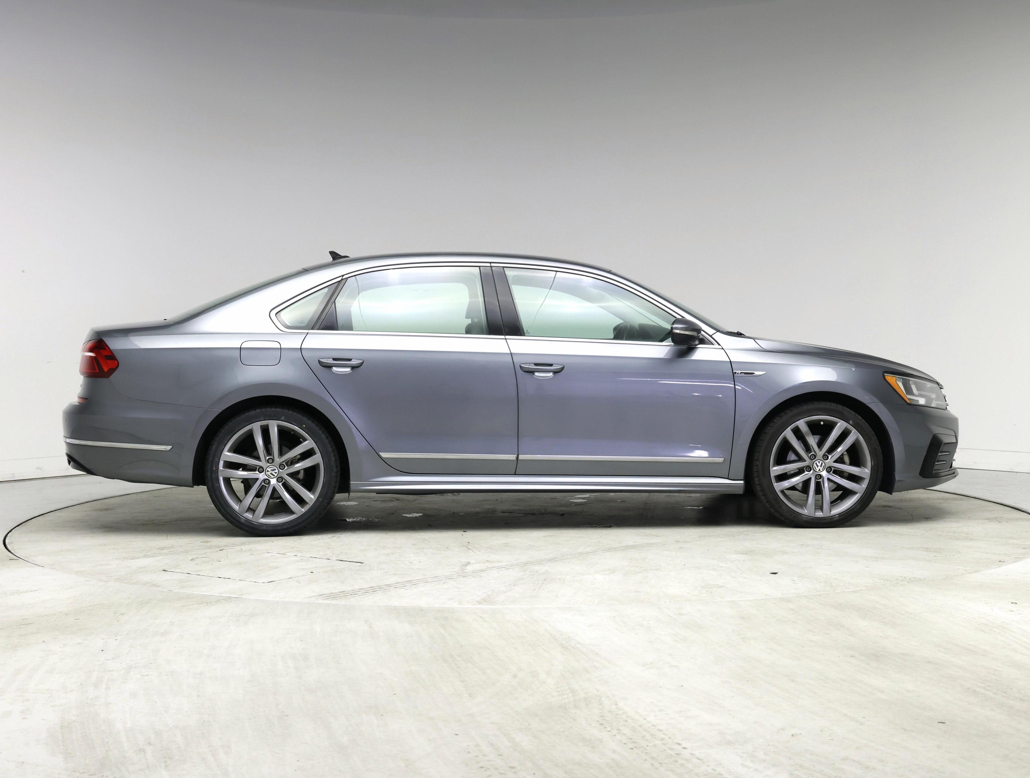 Thumbnail: 2017 Volkswagen Passat - 7