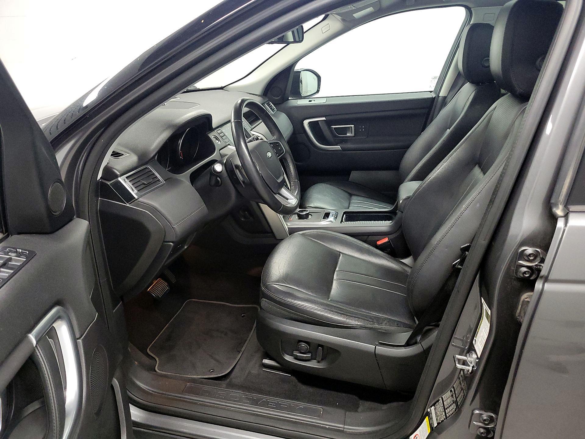 Thumbnail: 2019 Land Rover Discovery Sport - 11