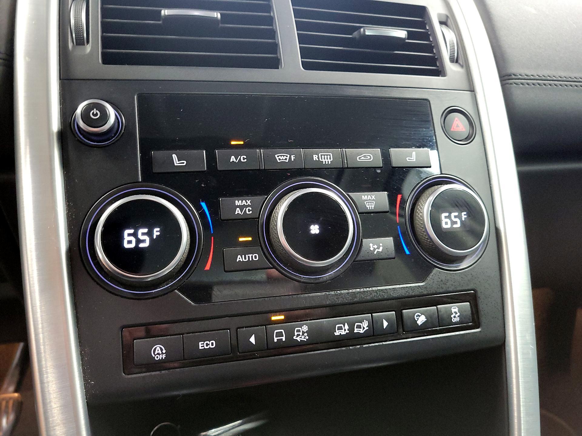 Thumbnail: 2019 Land Rover Discovery Sport - 16