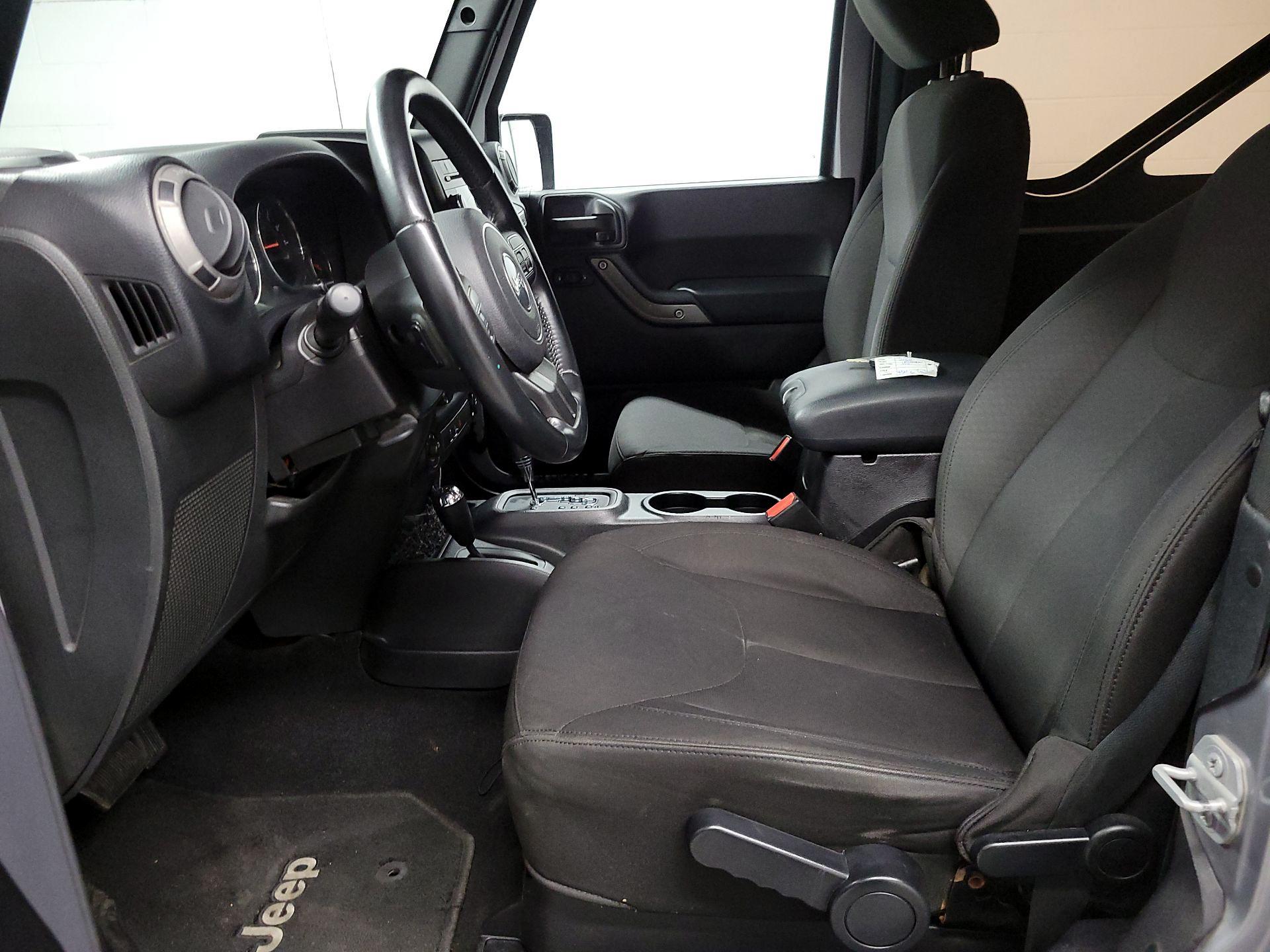 Thumbnail: 2015 Jeep Wrangler - 11