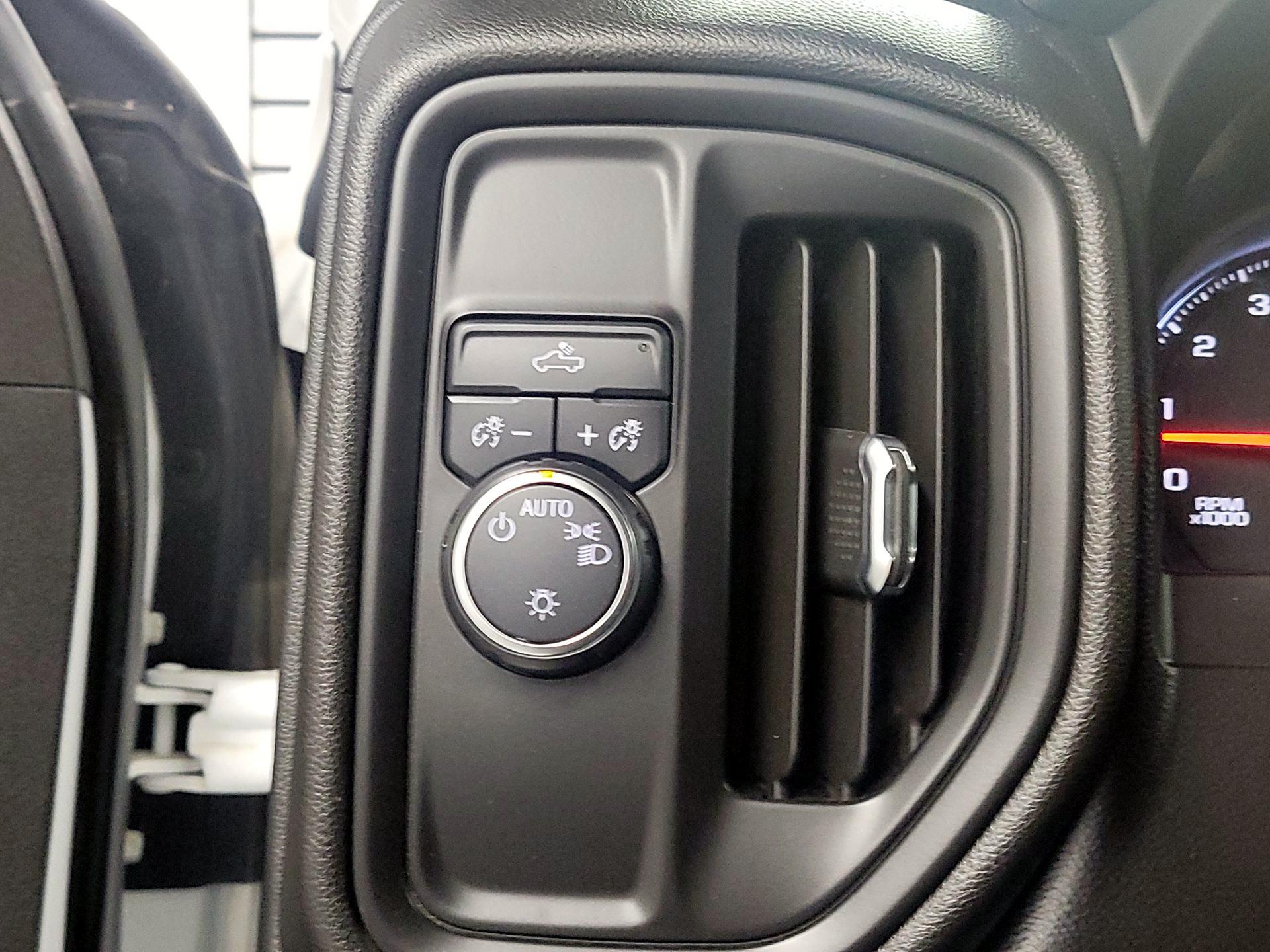 Thumbnail: 2021 Chevrolet Silverado 1500 - 13