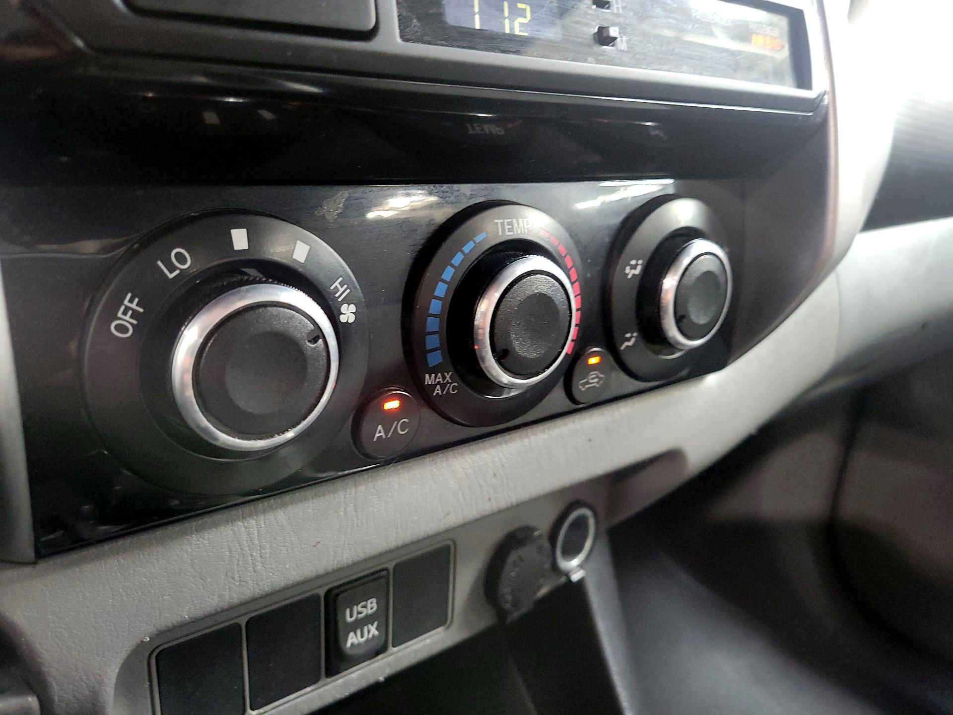 Thumbnail: 2014 Toyota Tacoma - 16