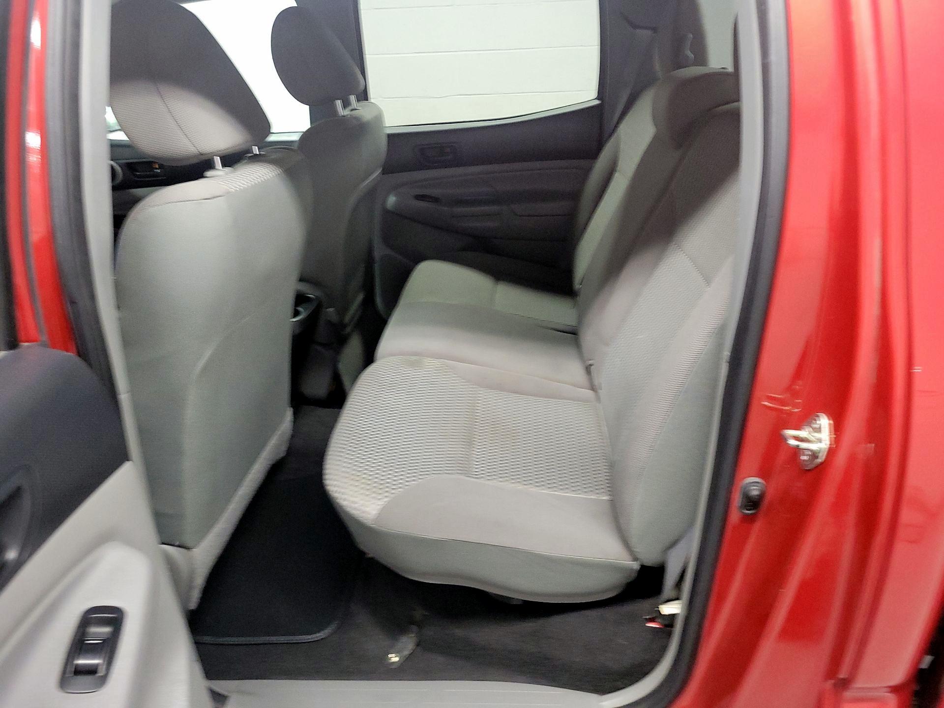 Thumbnail: 2014 Toyota Tacoma - 19