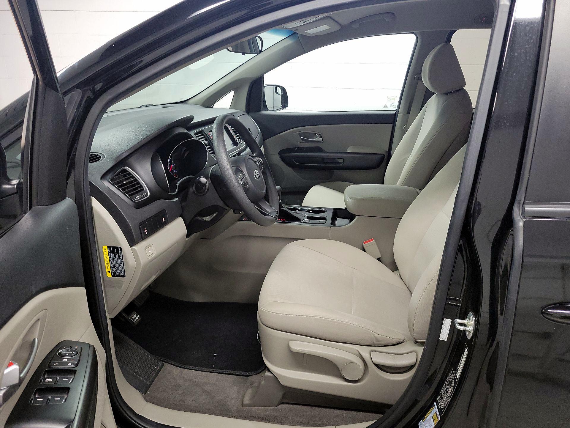 Thumbnail: 2020 Kia Sedona - 11