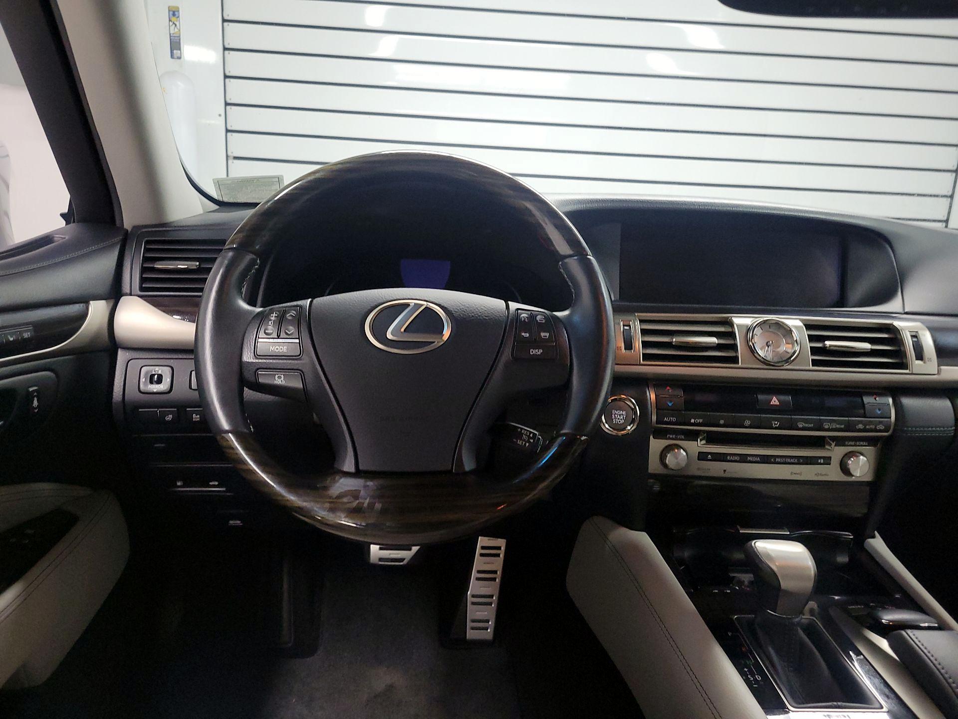 Thumbnail: 2014 Lexus LS - 10