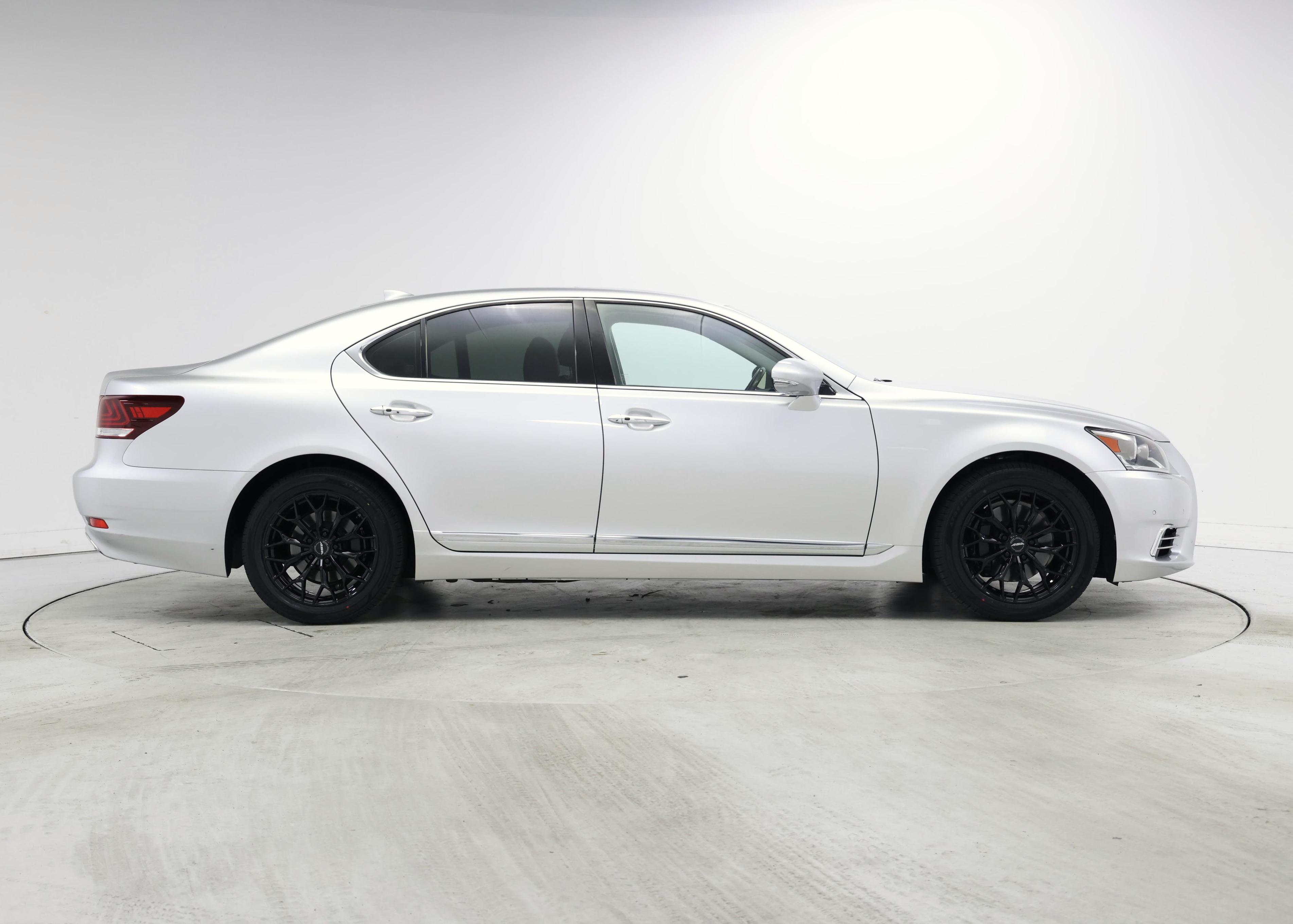 Thumbnail: 2014 Lexus LS - 7
