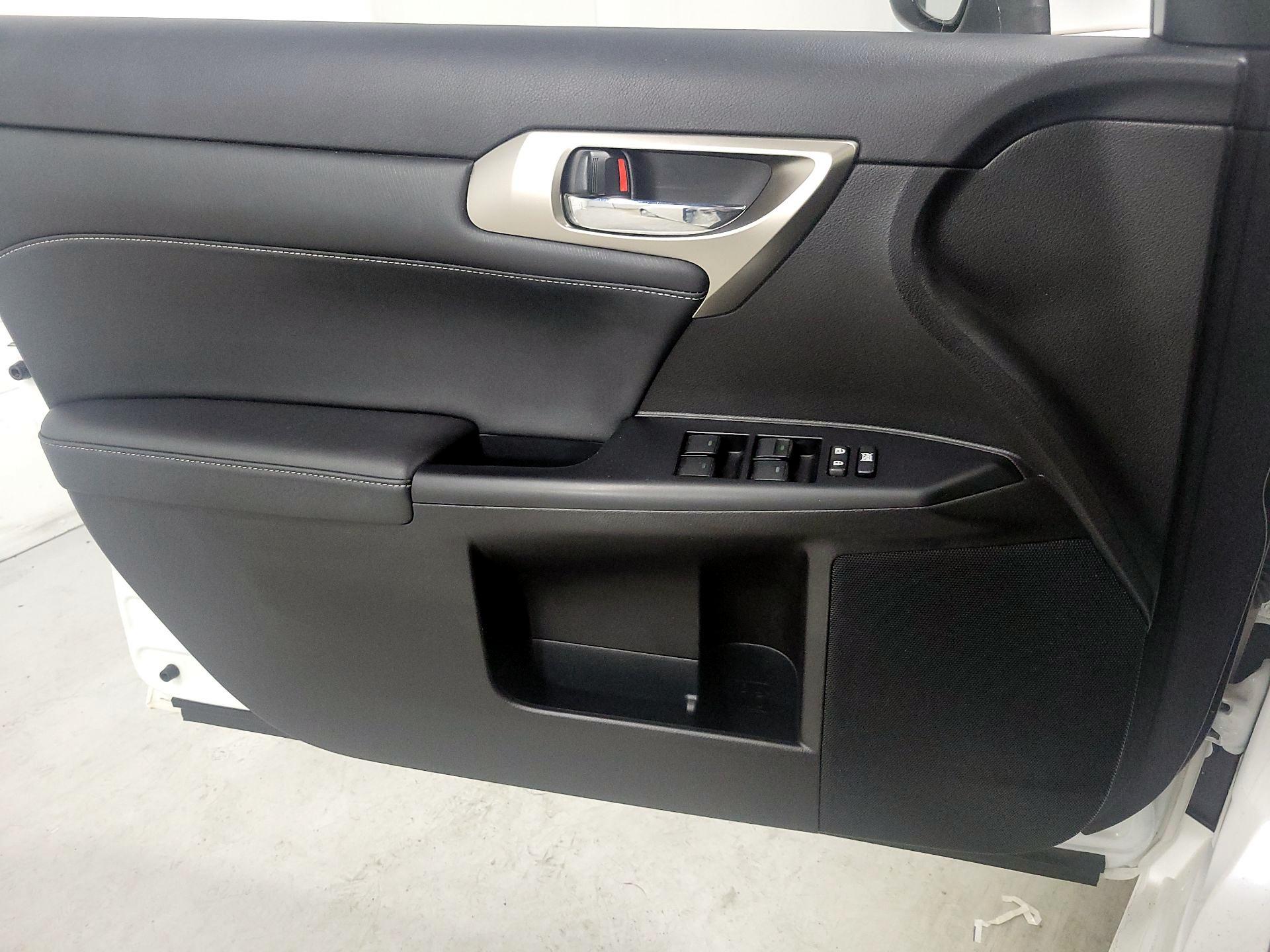 Thumbnail: 2014 Lexus CT - 12