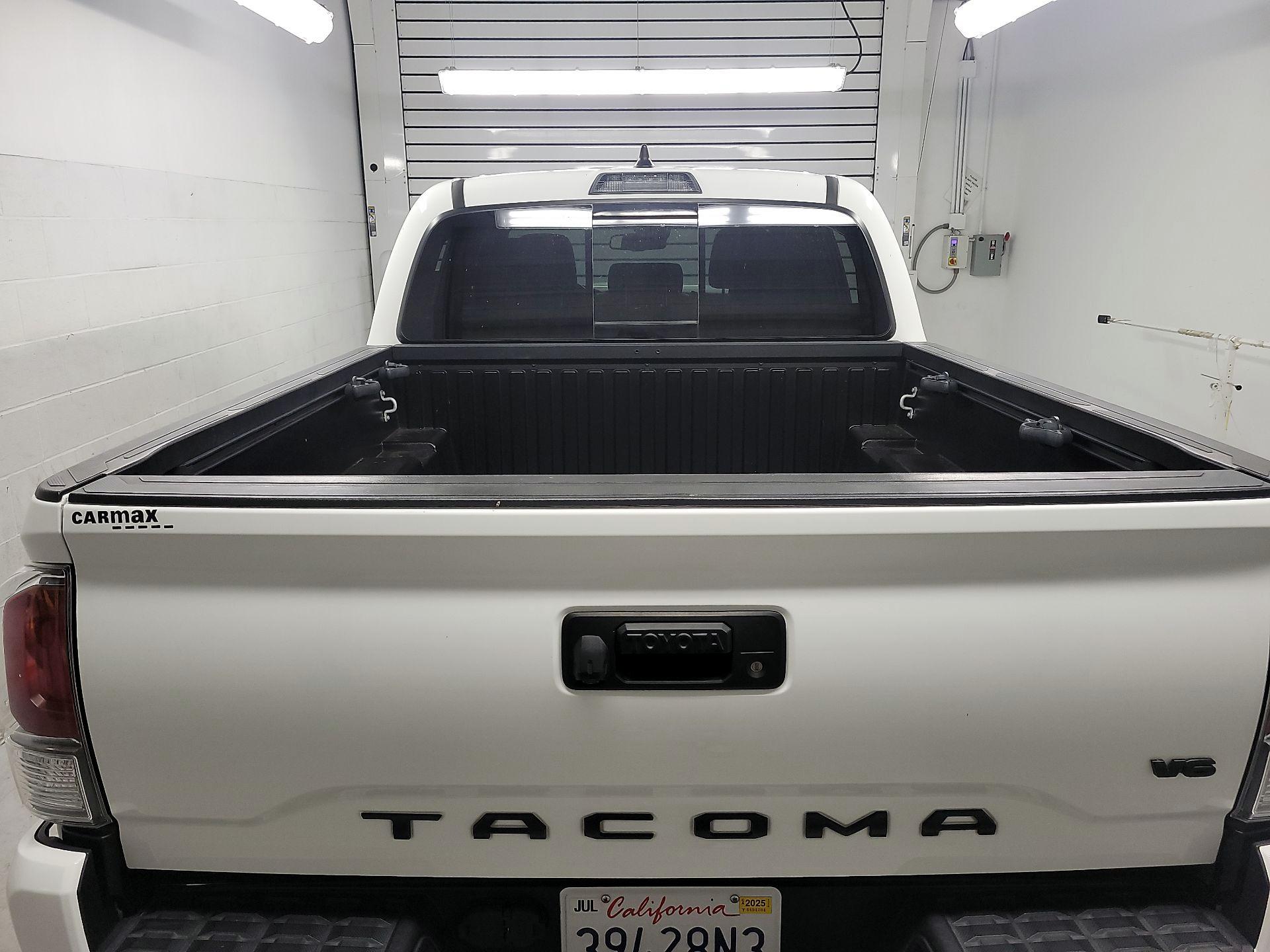 Thumbnail: 2022 Toyota Tacoma - 18