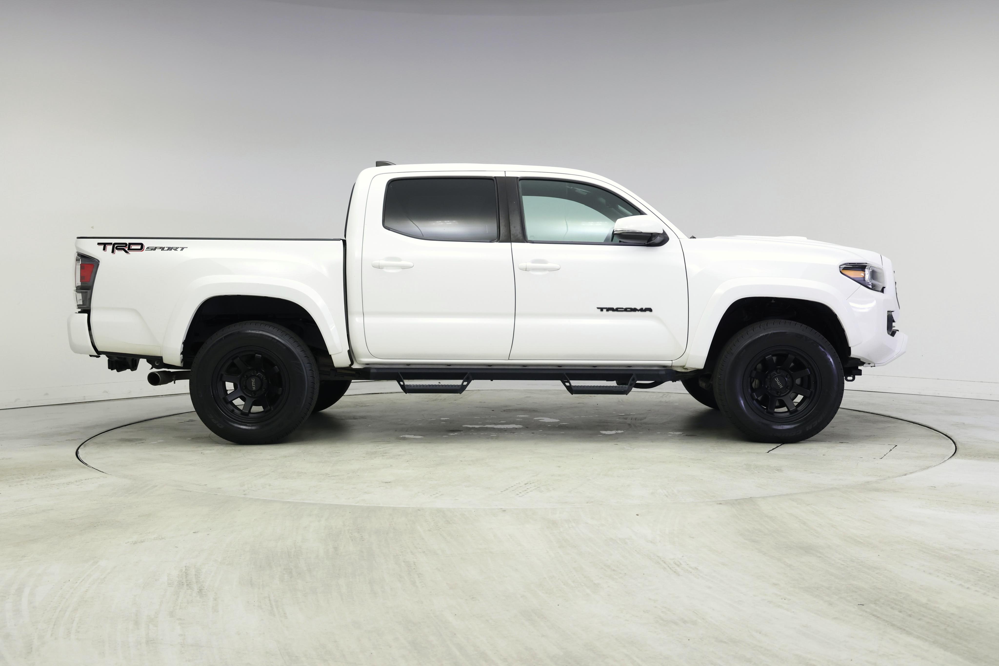 Thumbnail: 2022 Toyota Tacoma - 7
