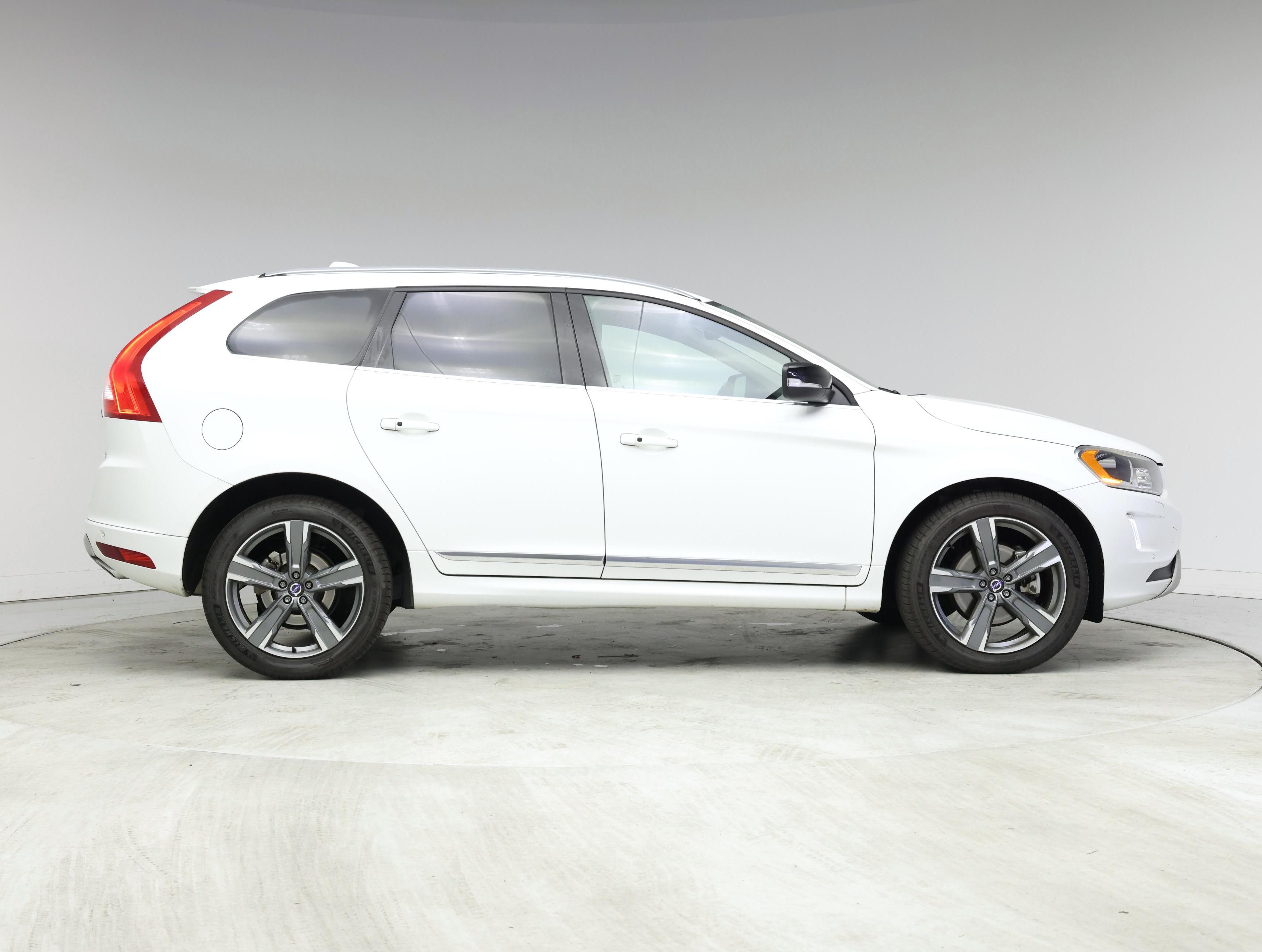 Thumbnail: 2017 Volvo XC60 - 7