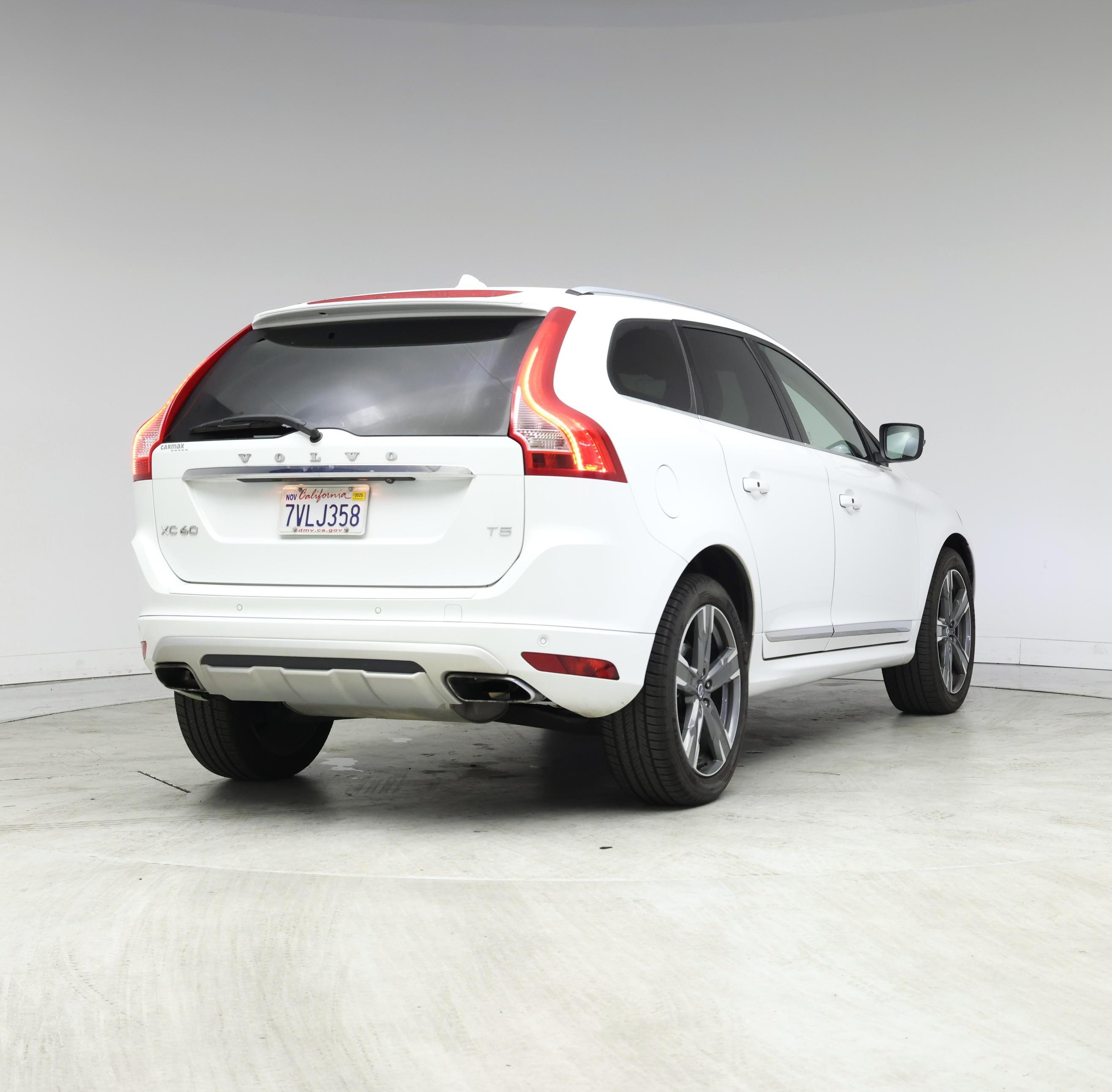Thumbnail: 2017 Volvo XC60 - 8